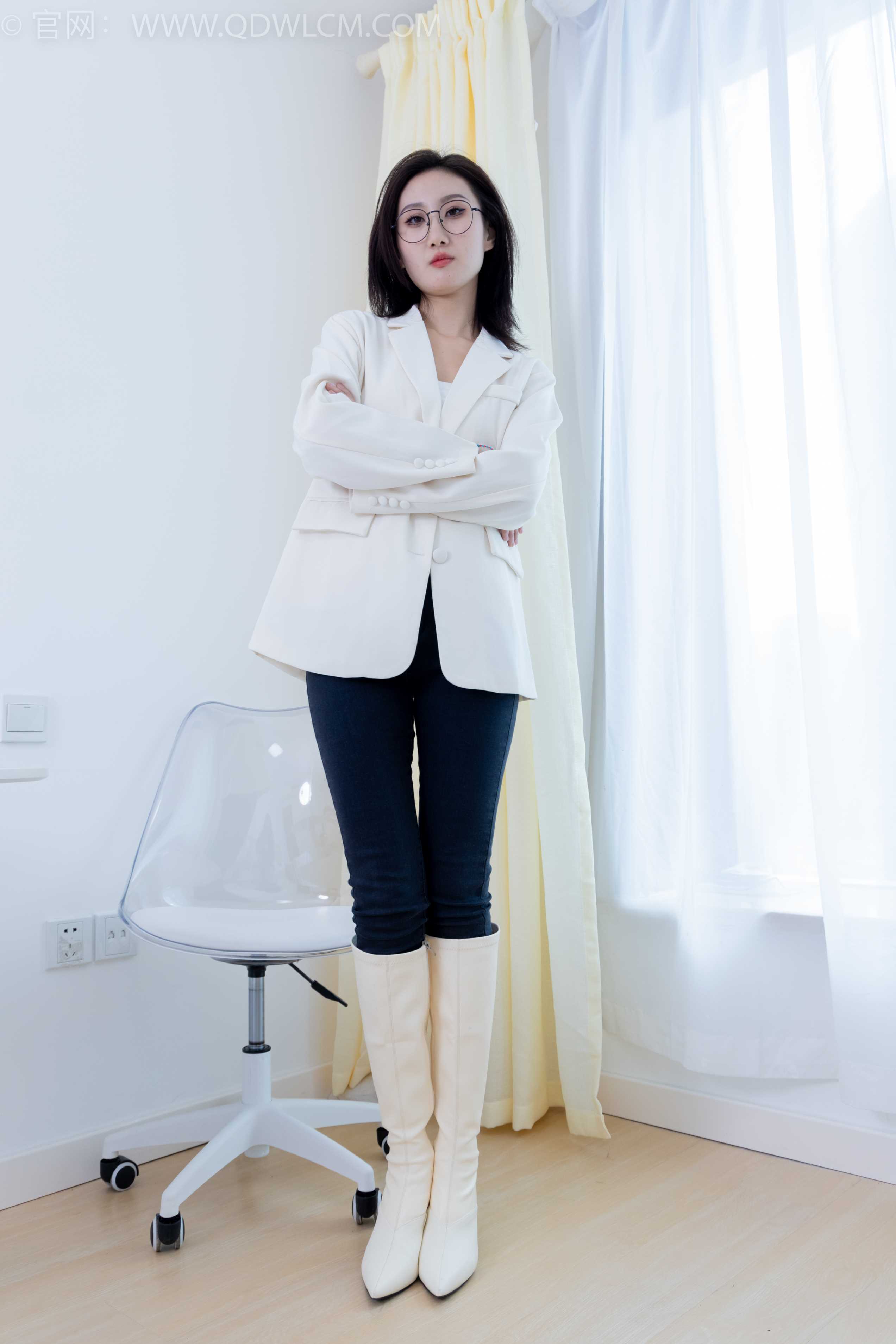 物恋传媒 NO.1876 雏菊-春色满园 [170P-1V-3.73G]