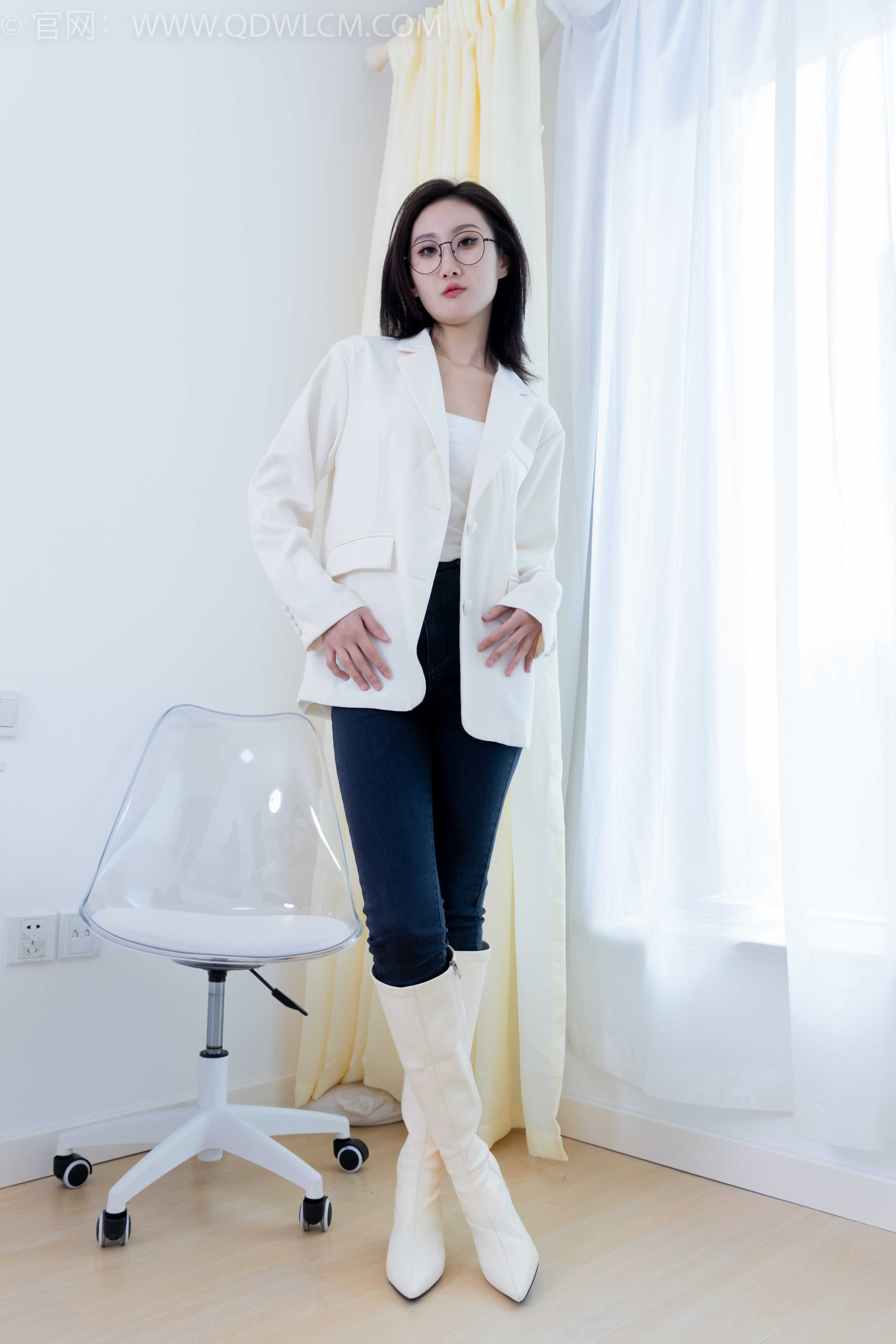 物恋传媒 NO.1876 雏菊-春色满园 [170P-1V-3.73G]