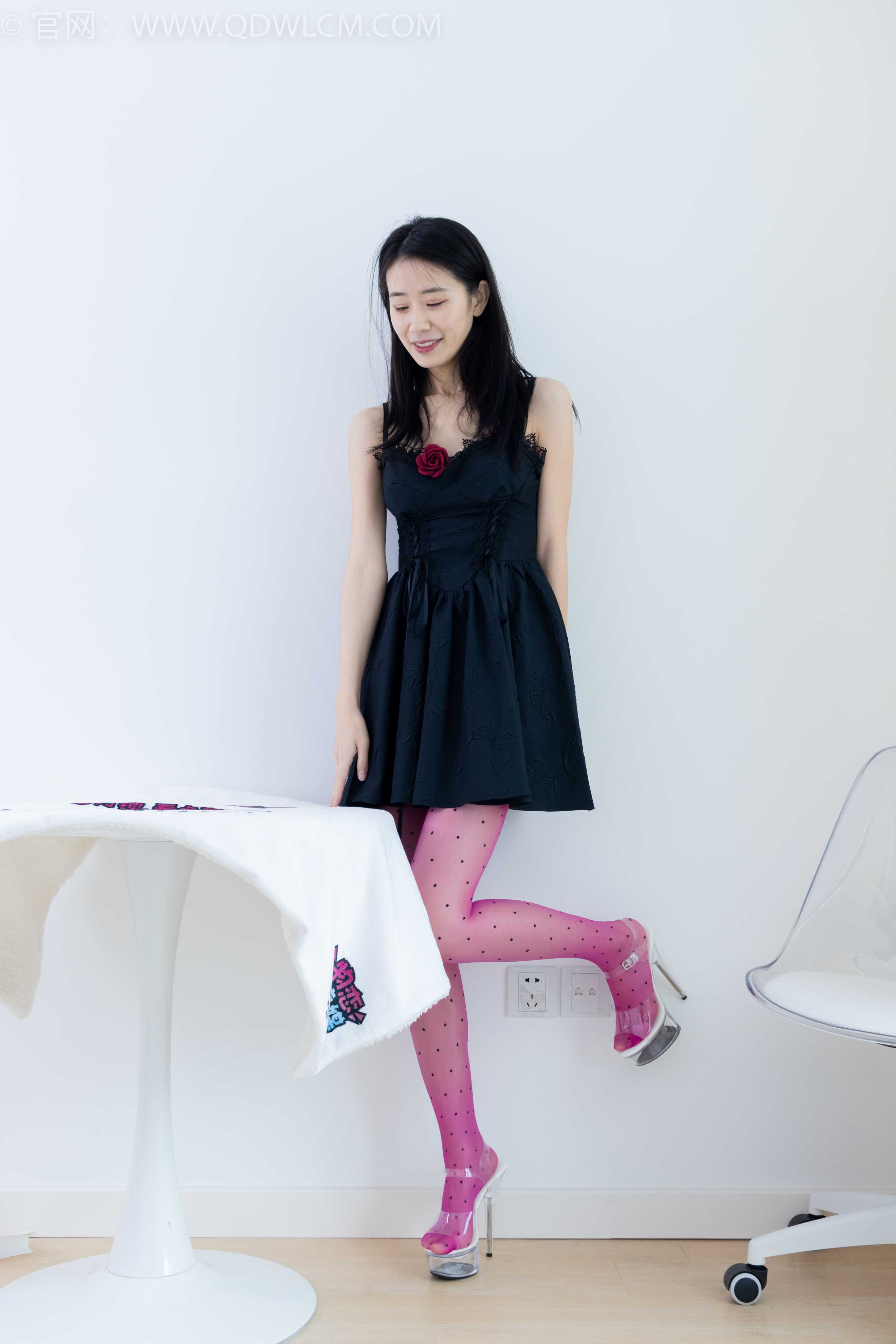 物恋传媒 NO.1885 菜菜-小小的感动 [160P-1V-4.23G]