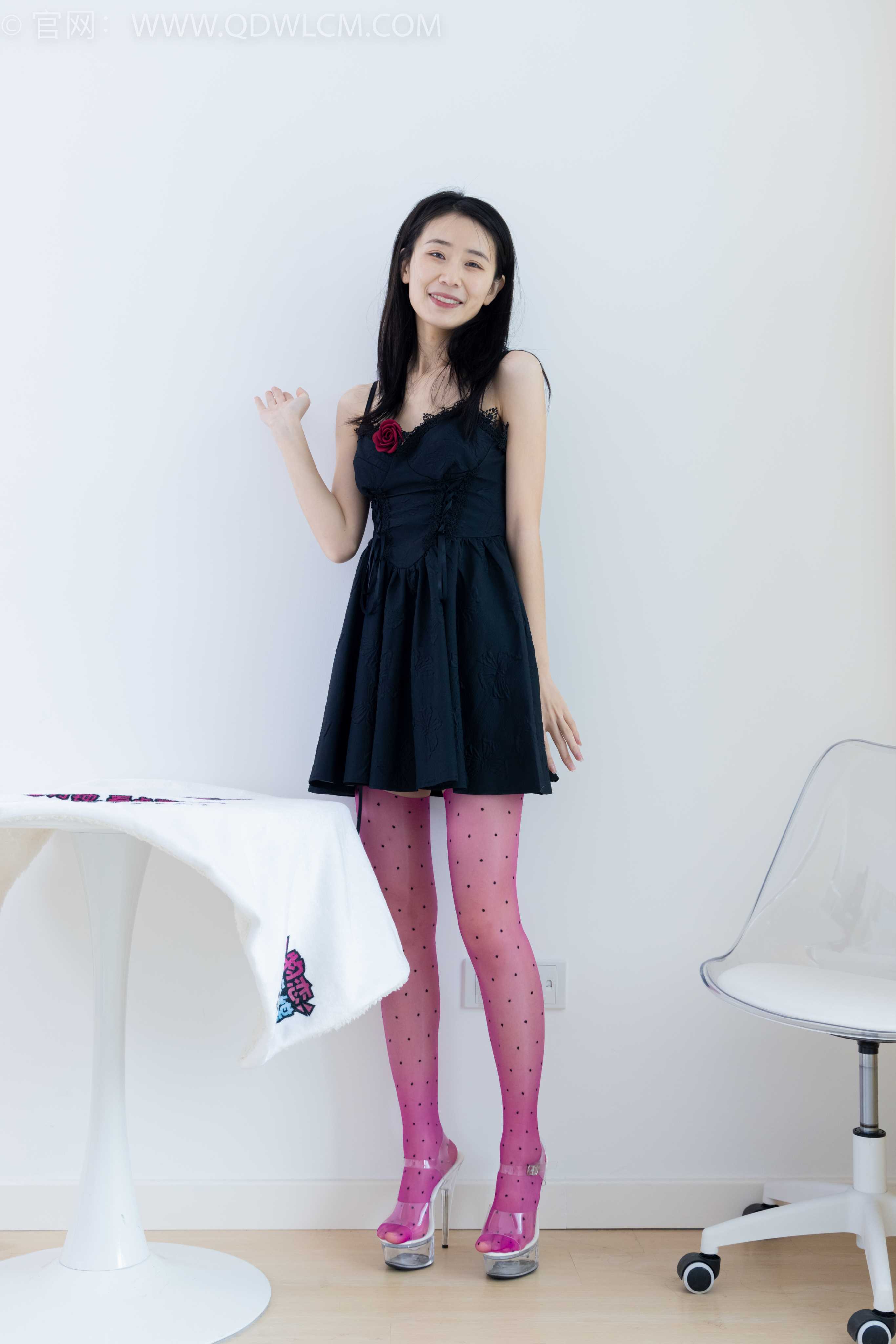 物恋传媒 NO.1885 菜菜-小小的感动 [160P-1V-4.23G]