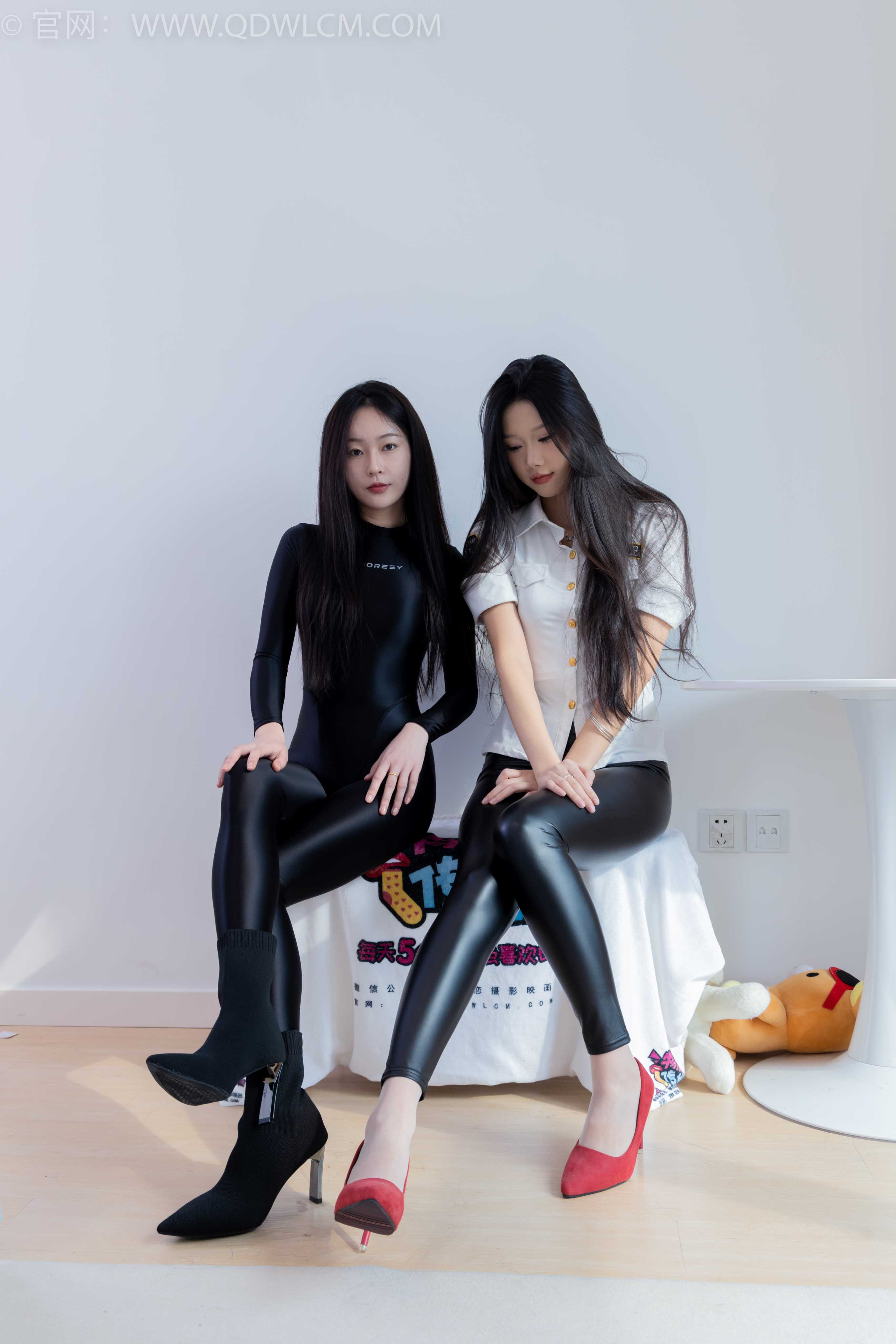 物恋传媒 NO.1887 小竹&amp;美兔-黑白分明 [169P-1V-5.3G]