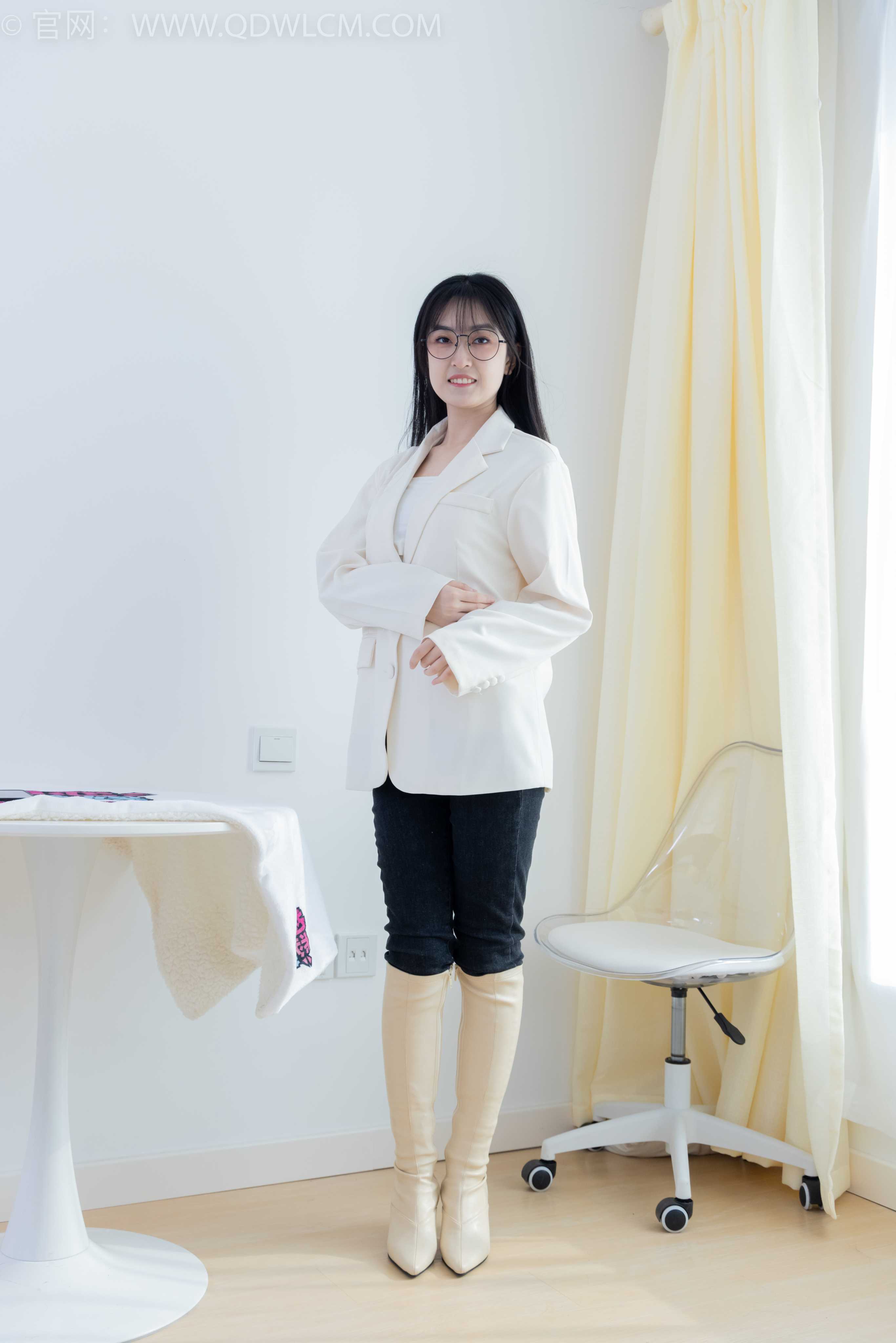 物恋传媒 NO.1893 嘉木-夏有乔木 [180P-1V-4.48G]