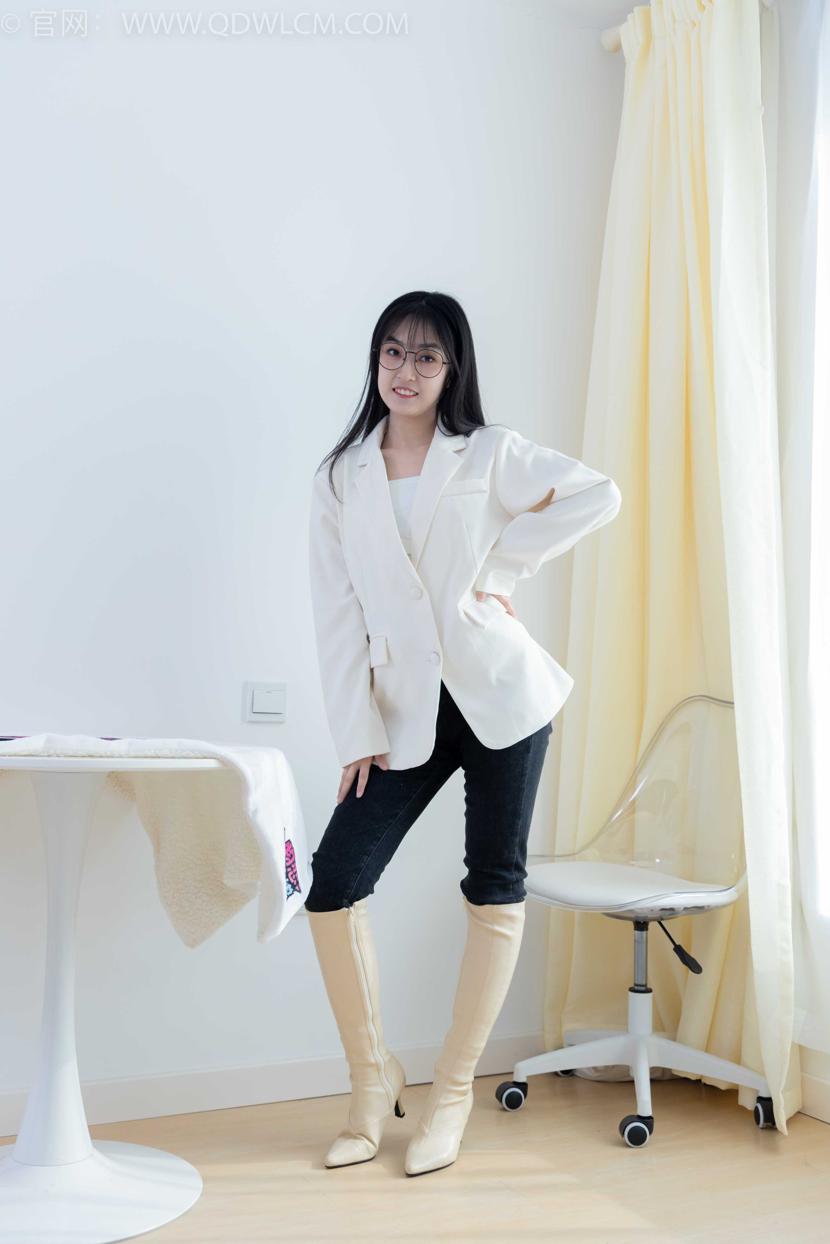 物恋传媒 NO.1893 嘉木-夏有乔木 [180P-1V-4.48G]