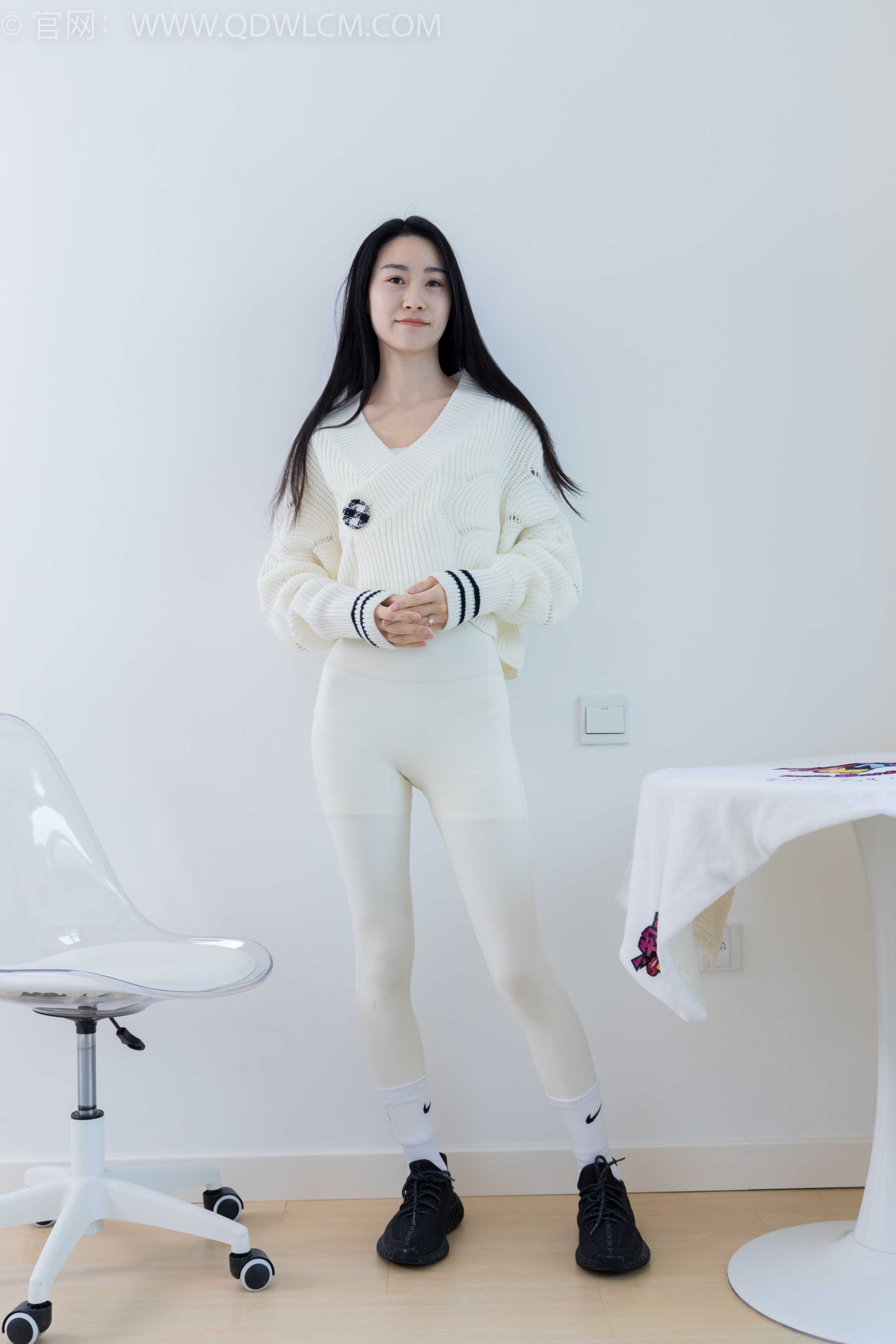 物恋传媒 NO.1900 果汁-白桃乌龙 [190P-1V-5.63G]