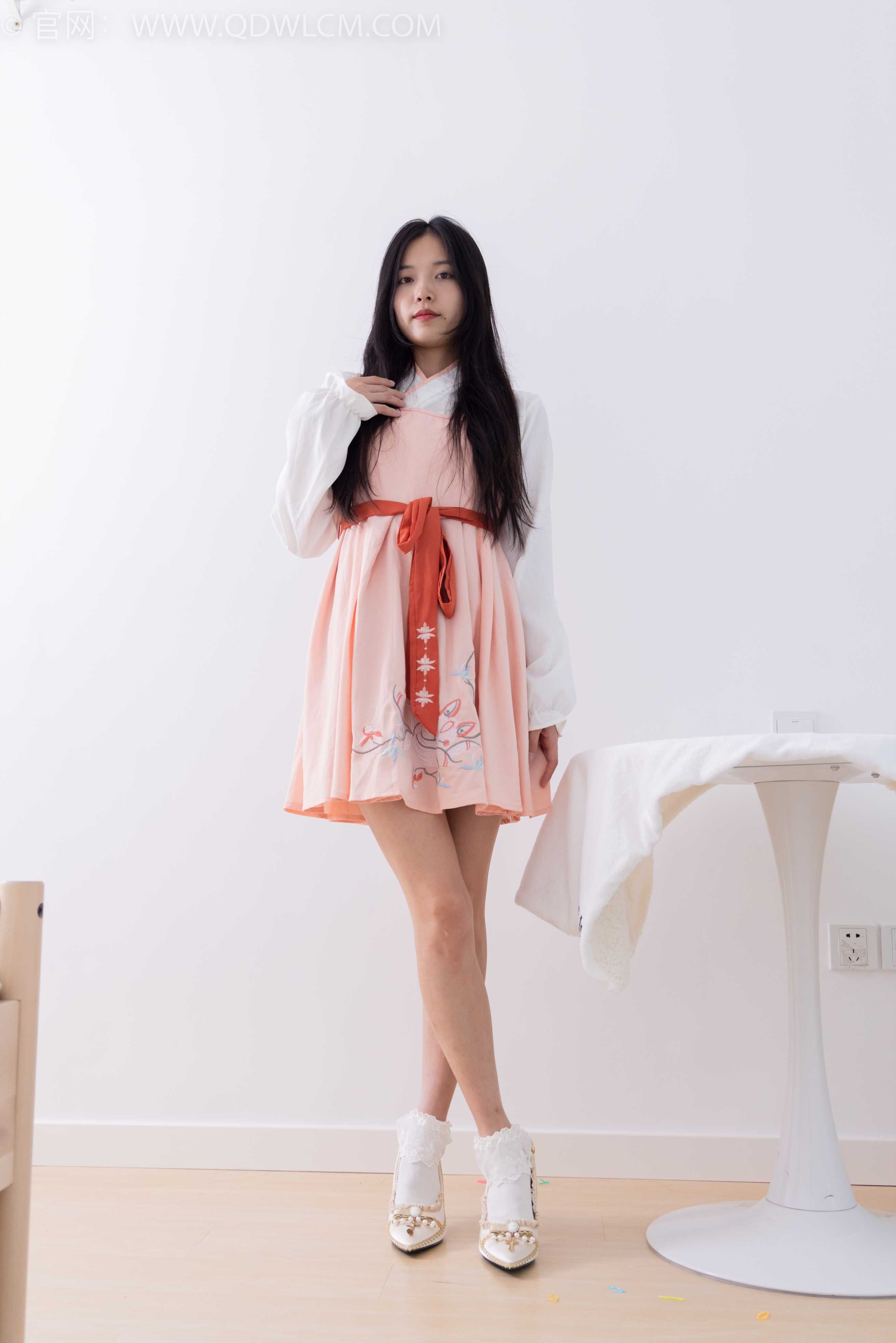 物恋传媒 NO.1908 茯苓-暮色苍茫 [200P-1V-5.07G]