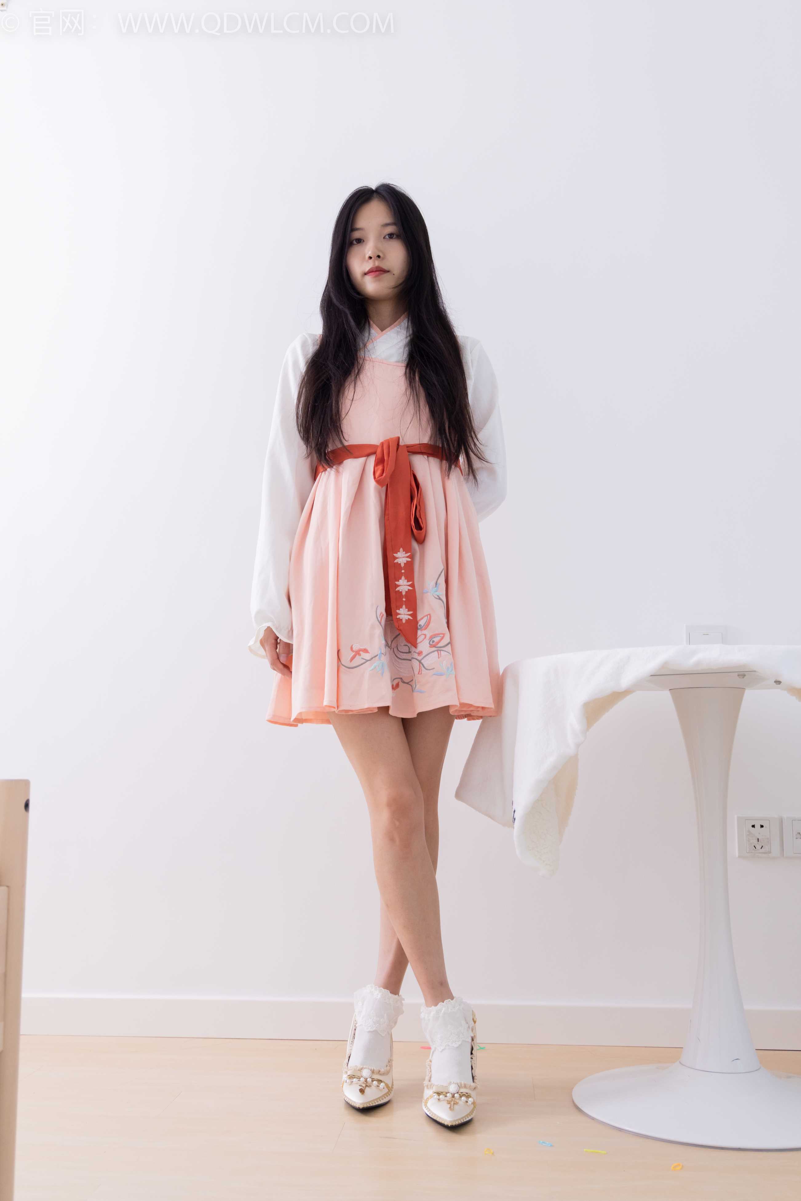 物恋传媒 NO.1908 茯苓-暮色苍茫 [200P-1V-5.07G]