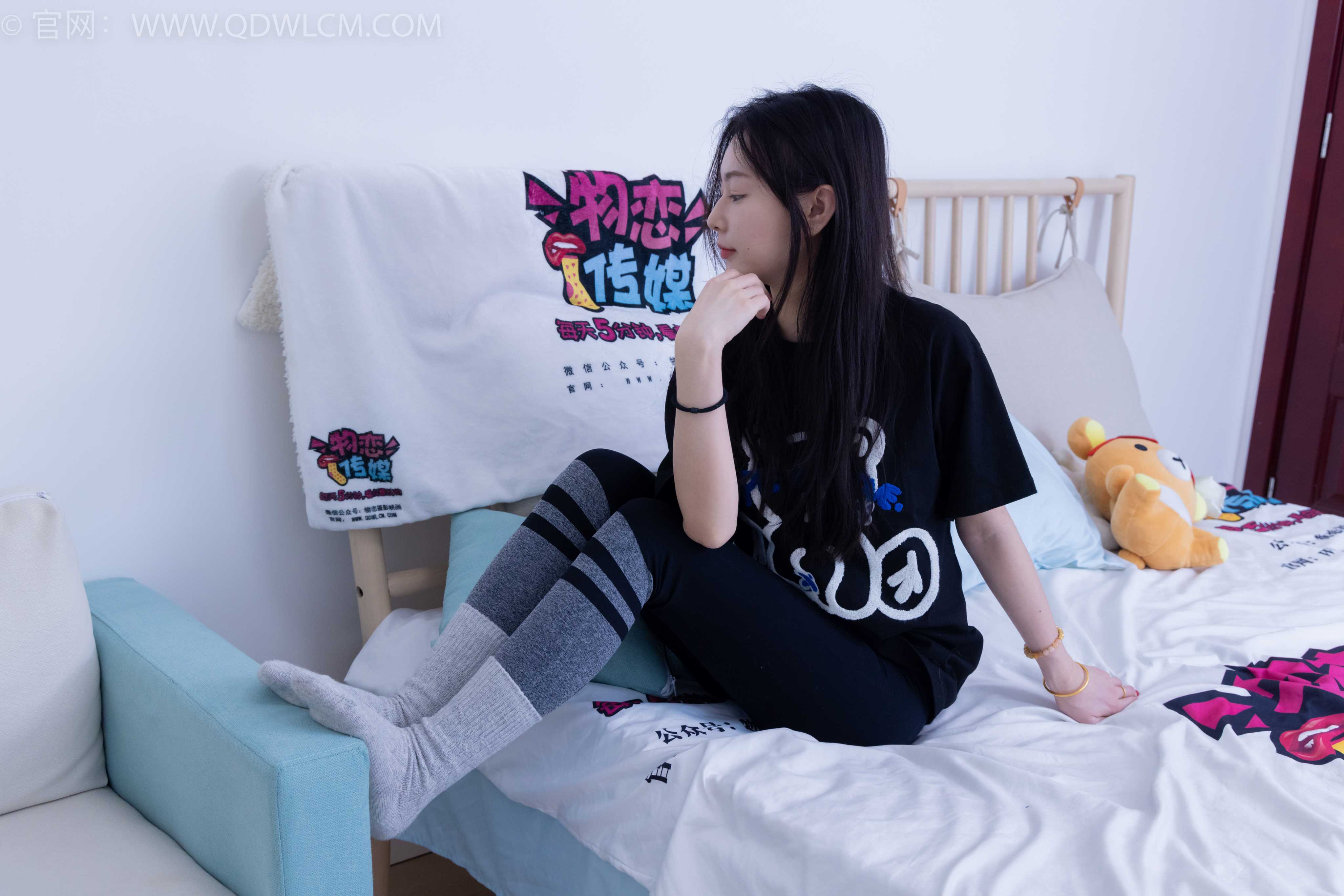 物恋传媒 NO.1912 美兔-踏青之旅 [155P-1V-4.79G]