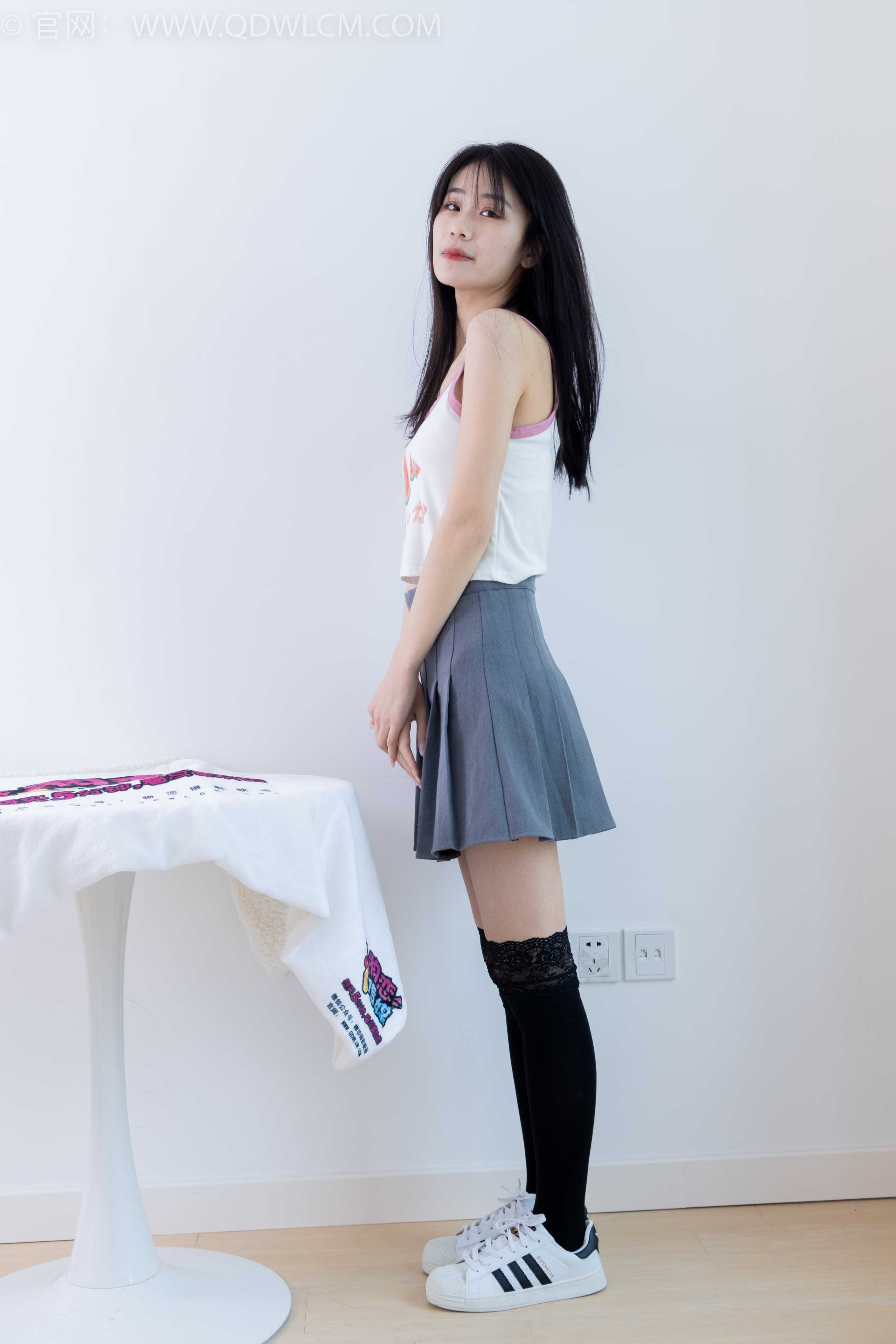 物恋传媒 NO.1922 菜菜-追风赶月 [160P-1V-4.12G]