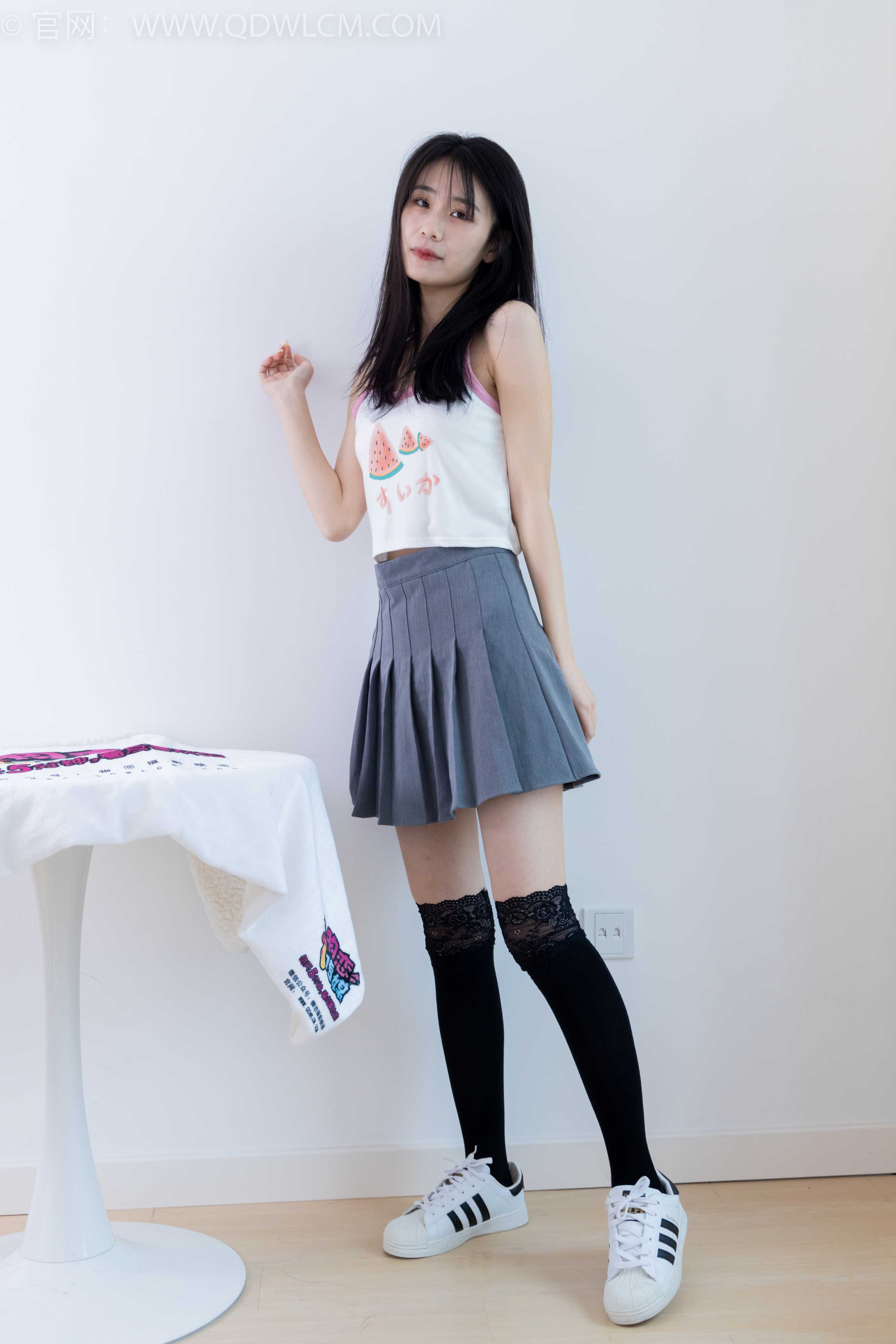 物恋传媒 NO.1922 菜菜-追风赶月 [160P-1V-4.12G]