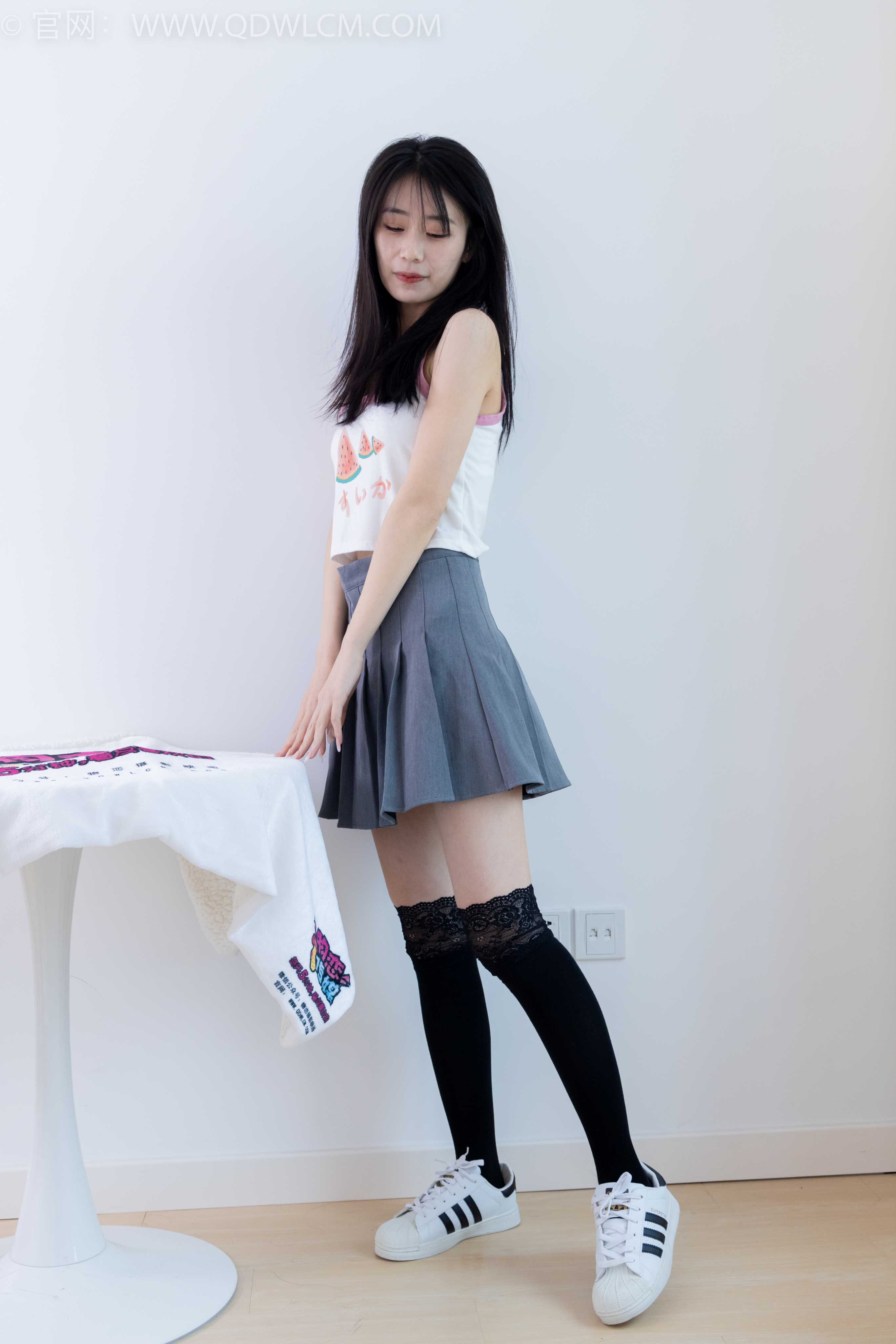 物恋传媒 NO.1922 菜菜-追风赶月 [160P-1V-4.12G]