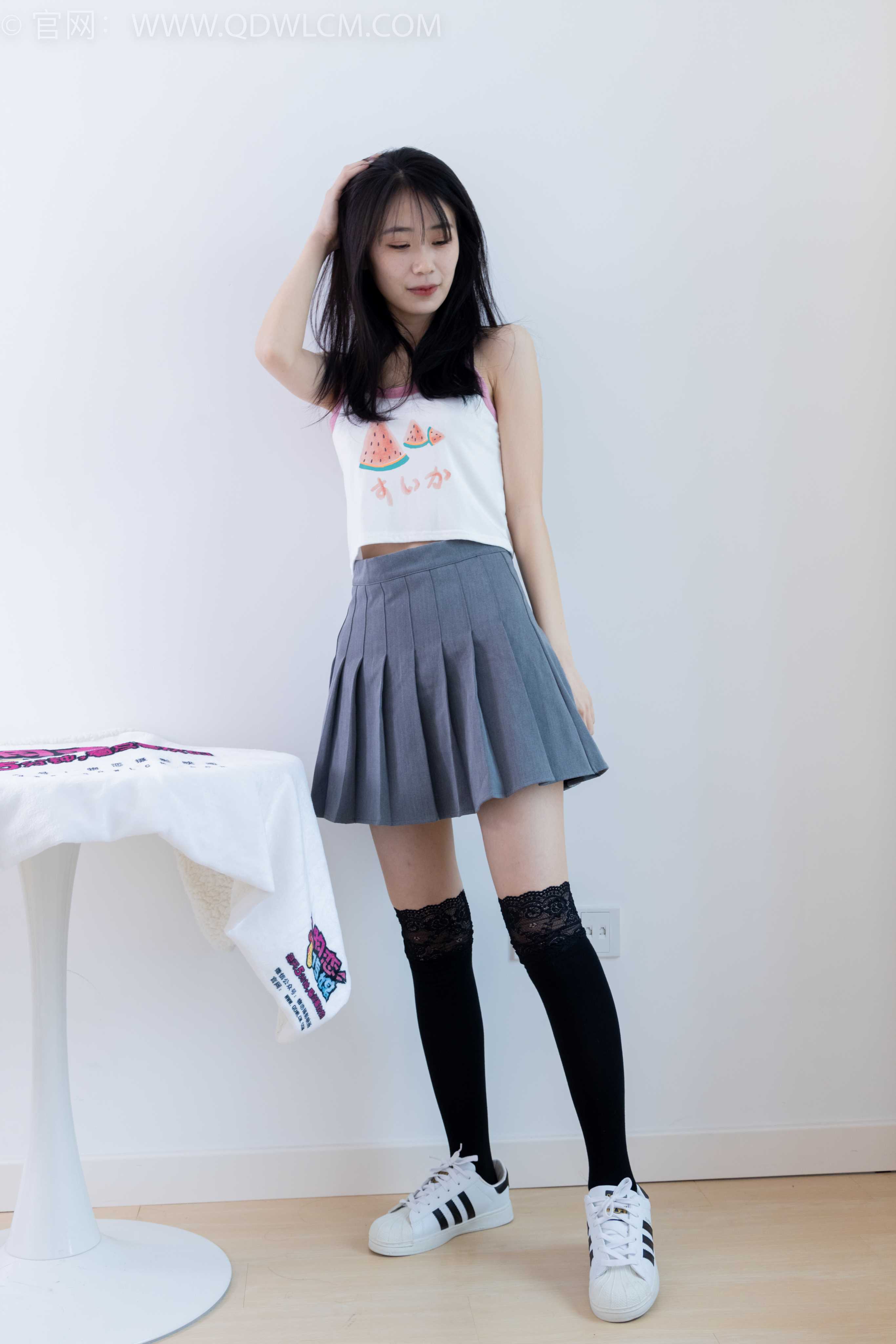 物恋传媒 NO.1922 菜菜-追风赶月 [160P-1V-4.12G]