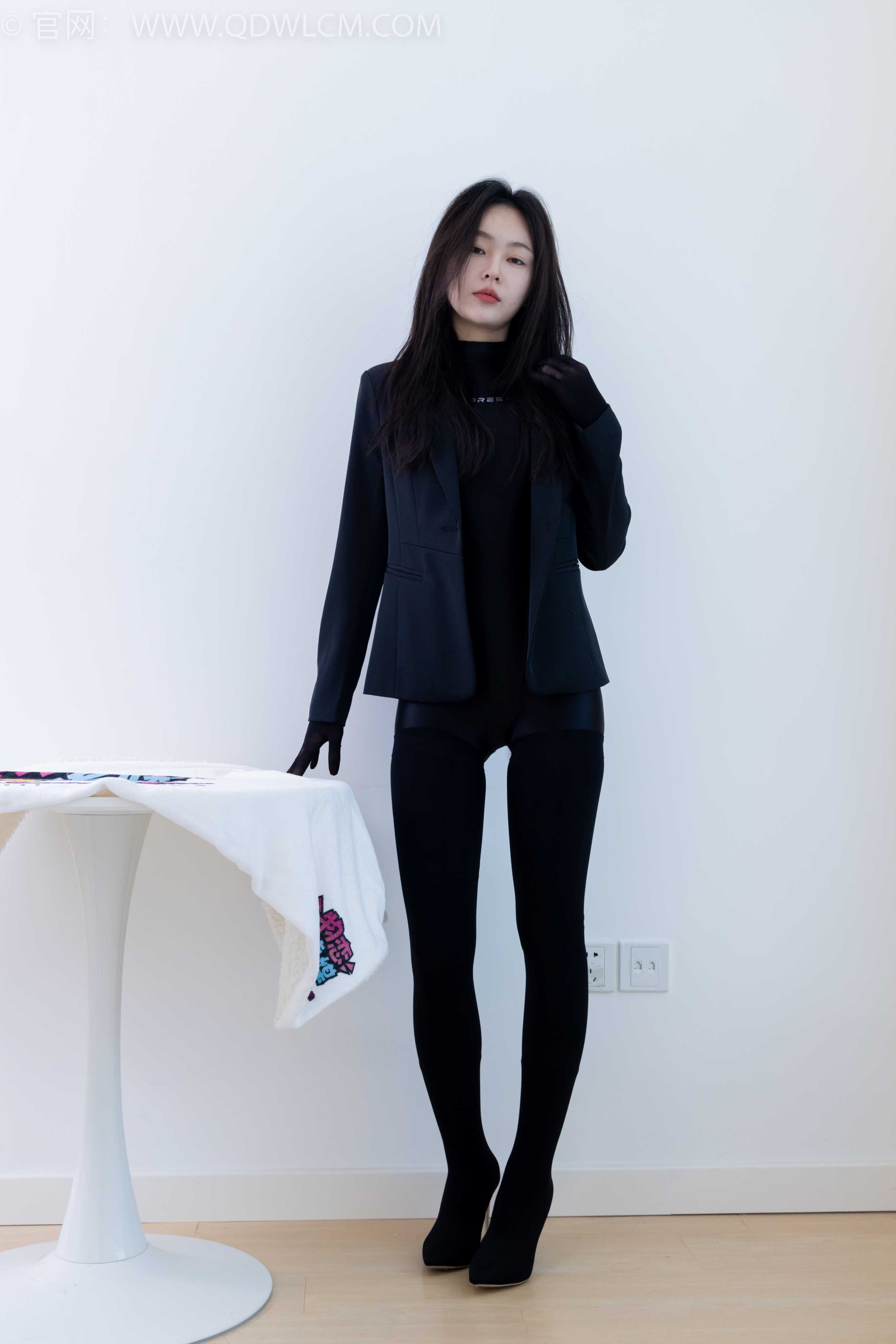 物恋传媒 NO.1924 美兔-倚窗听雨 [170P-1V-5.12G]