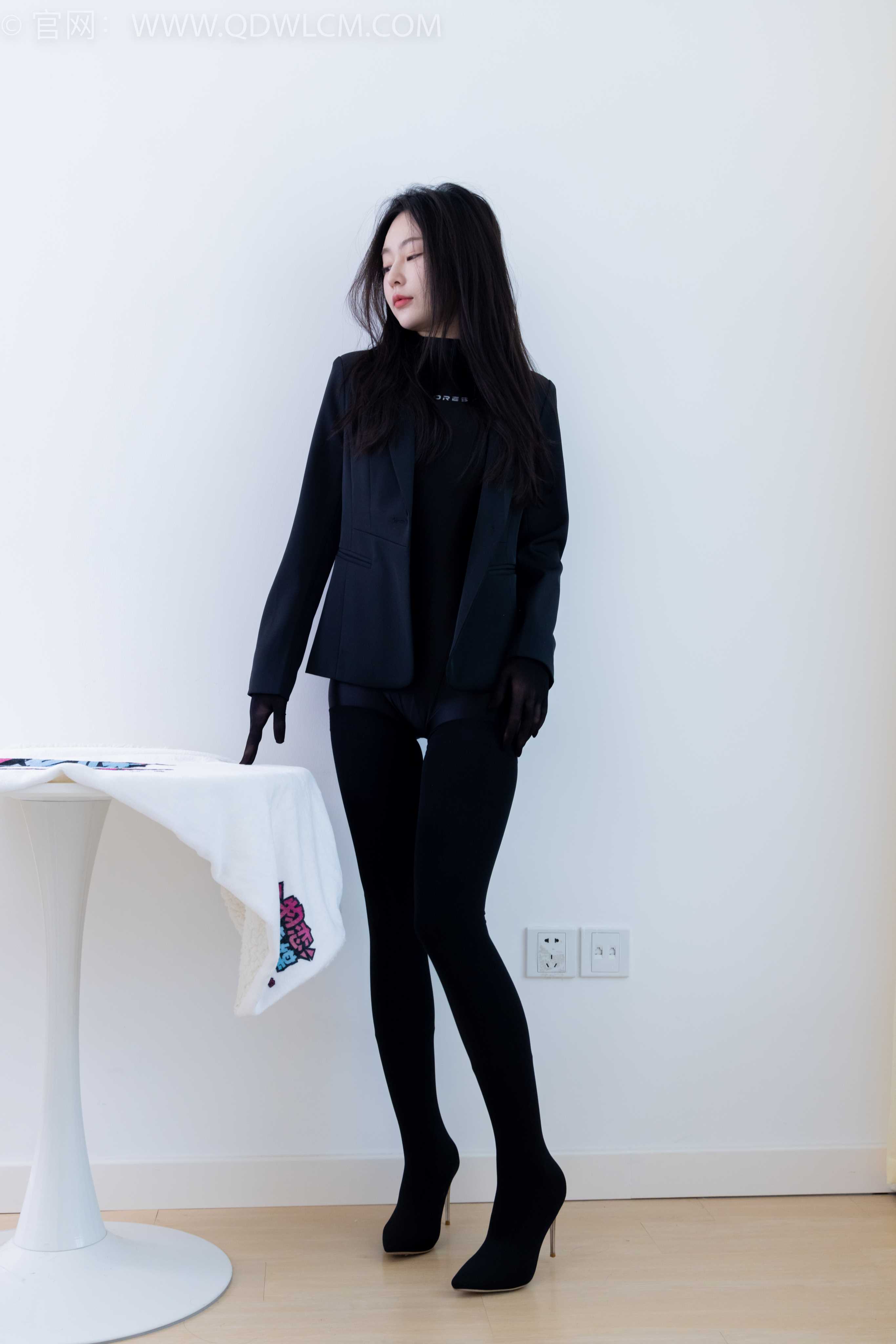 物恋传媒 NO.1924 美兔-倚窗听雨 [170P-1V-5.12G]