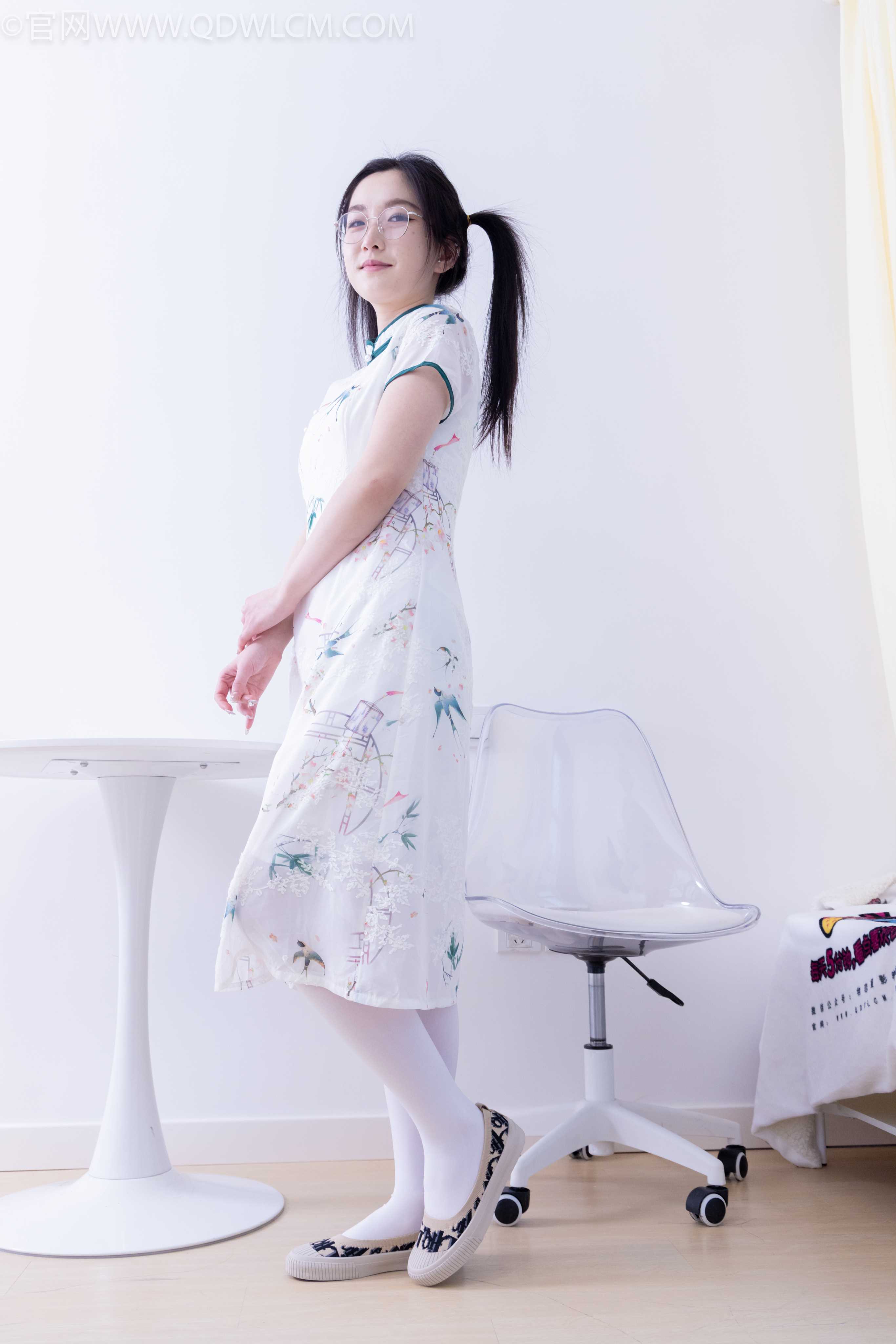 物恋传媒 NO.1935 川川-池中鱼 [159P-1V-4.61G]