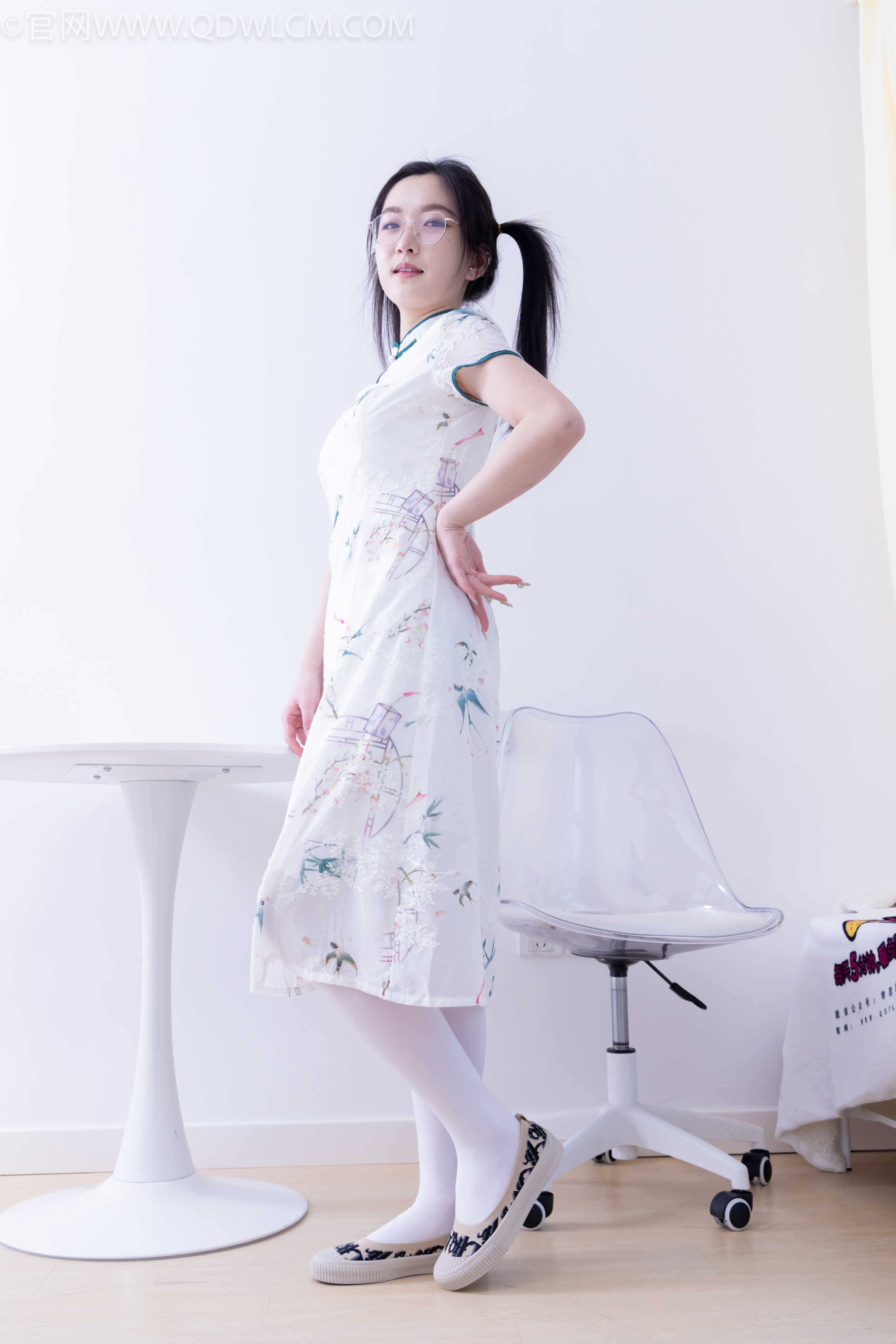 物恋传媒 NO.1935 川川-池中鱼 [159P-1V-4.61G]