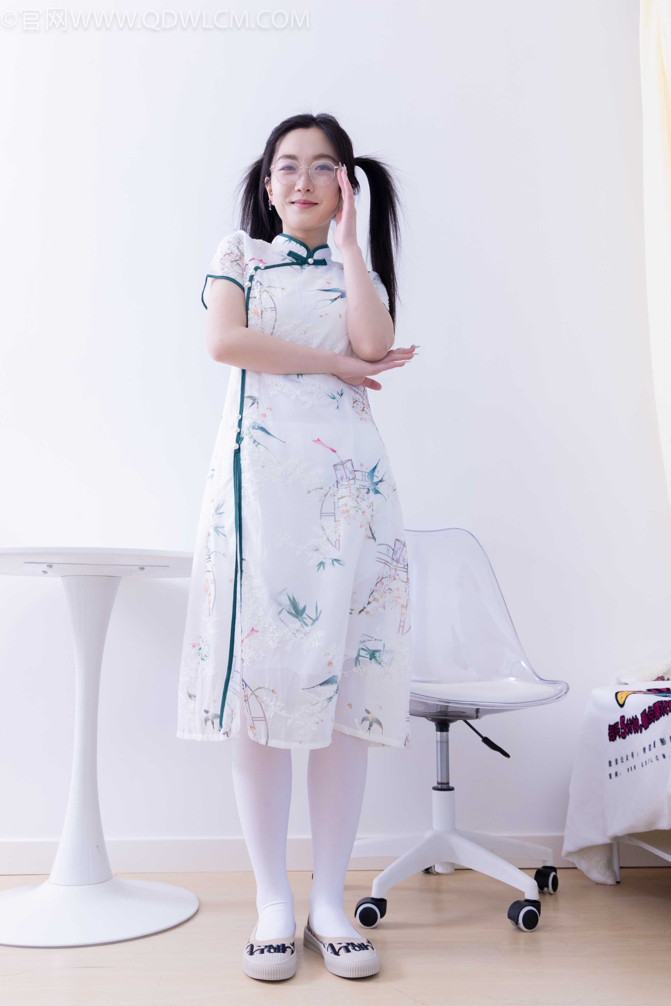 物恋传媒 NO.1935 川川-池中鱼 [159P-1V-4.61G]