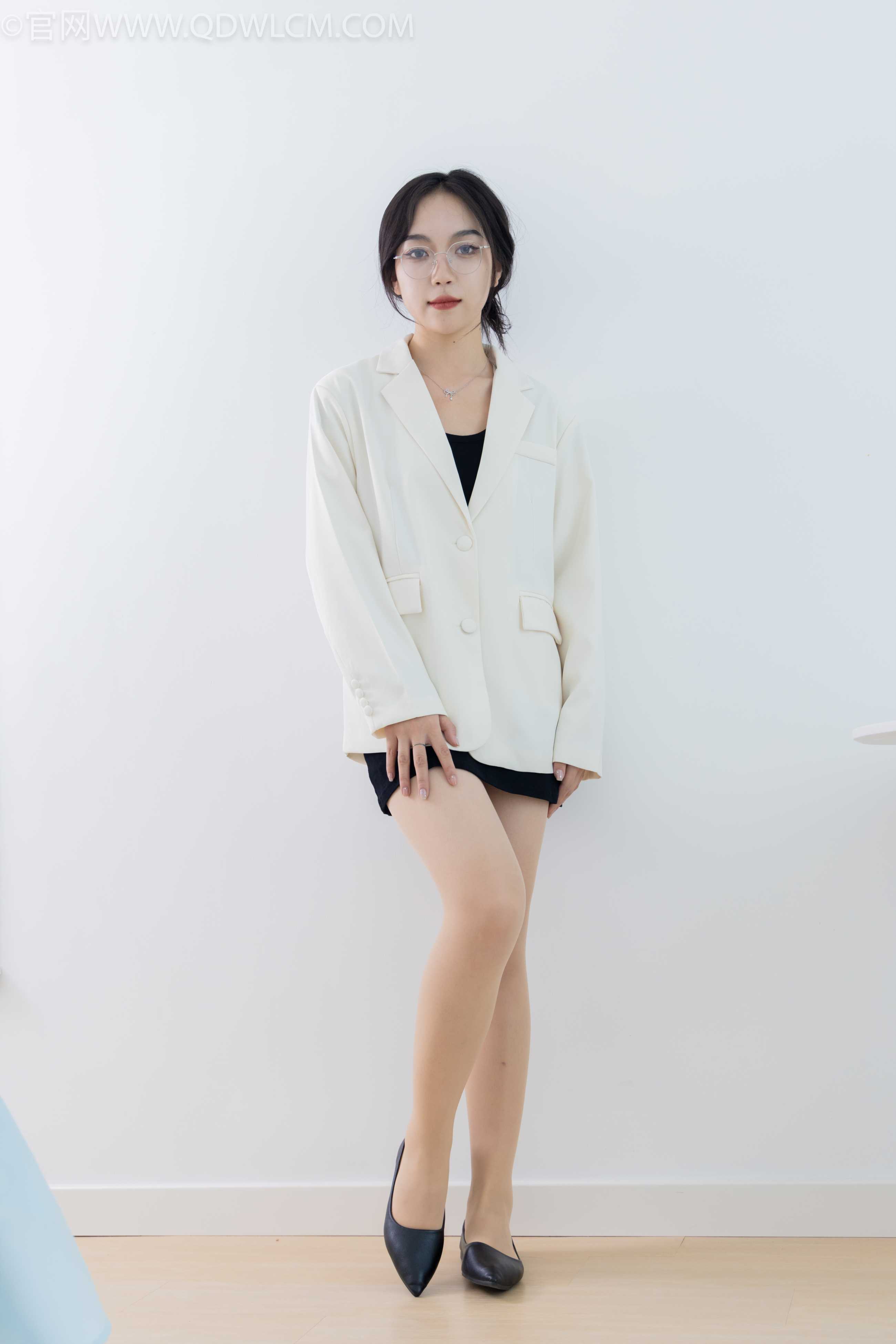 物恋传媒 NO.1937 纱纱-一笑了之（盲盒3） [160P-1V-4.22G]