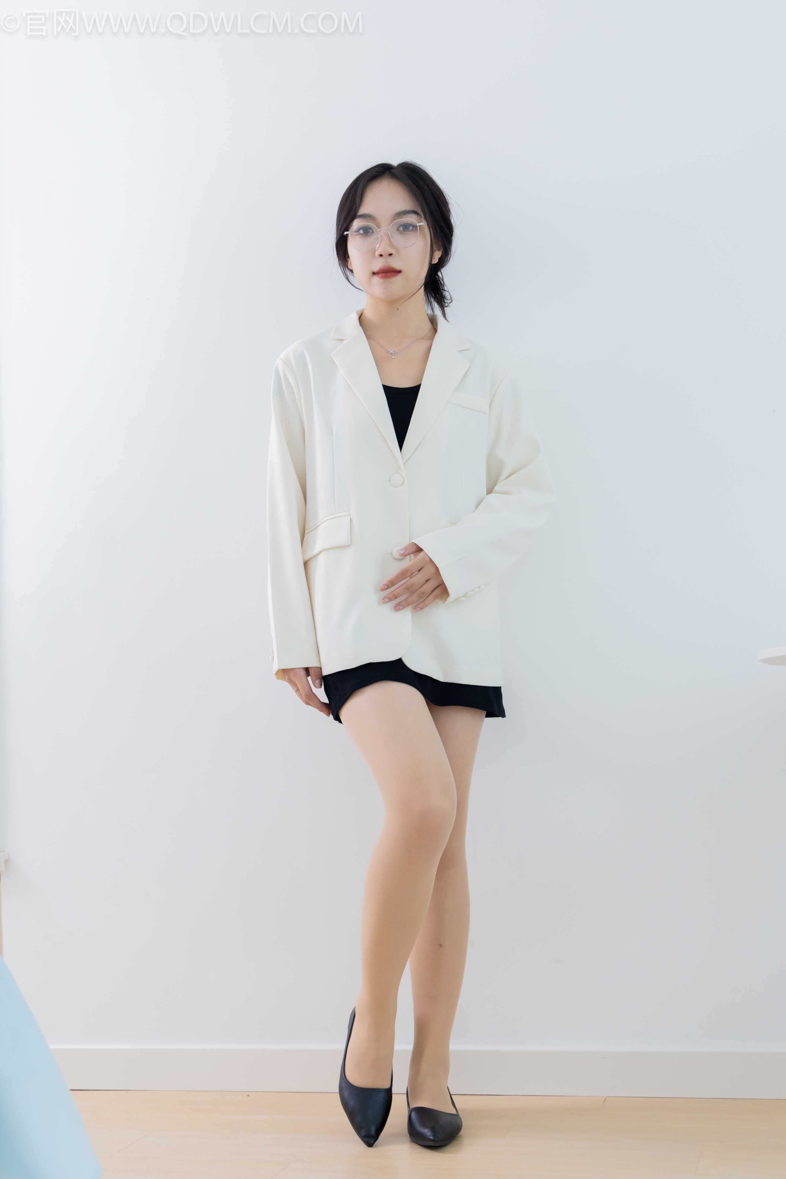 物恋传媒 NO.1937 纱纱-一笑了之（盲盒3） [160P-1V-4.22G]