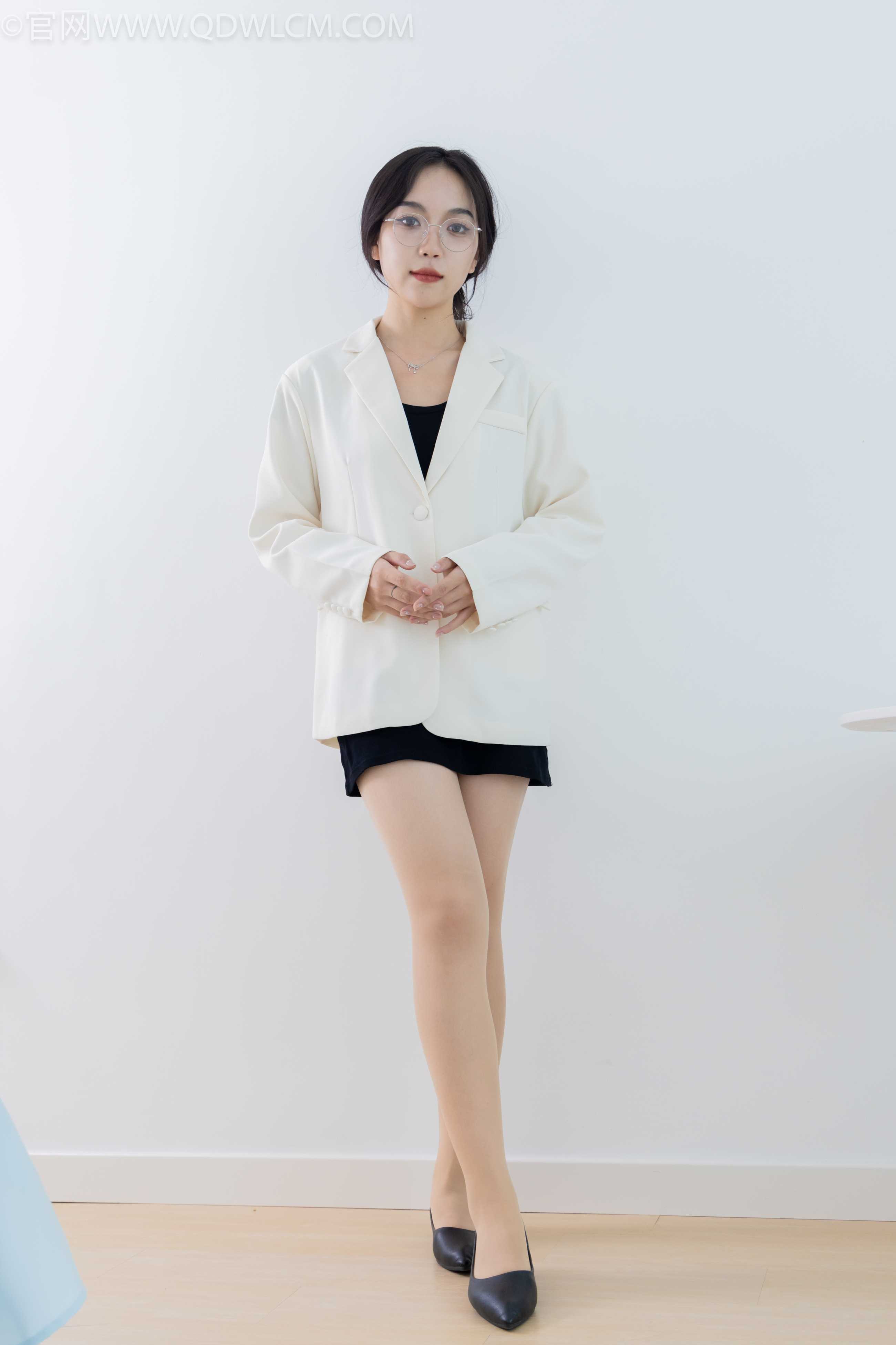 物恋传媒 NO.1937 纱纱-一笑了之（盲盒3） [160P-1V-4.22G]