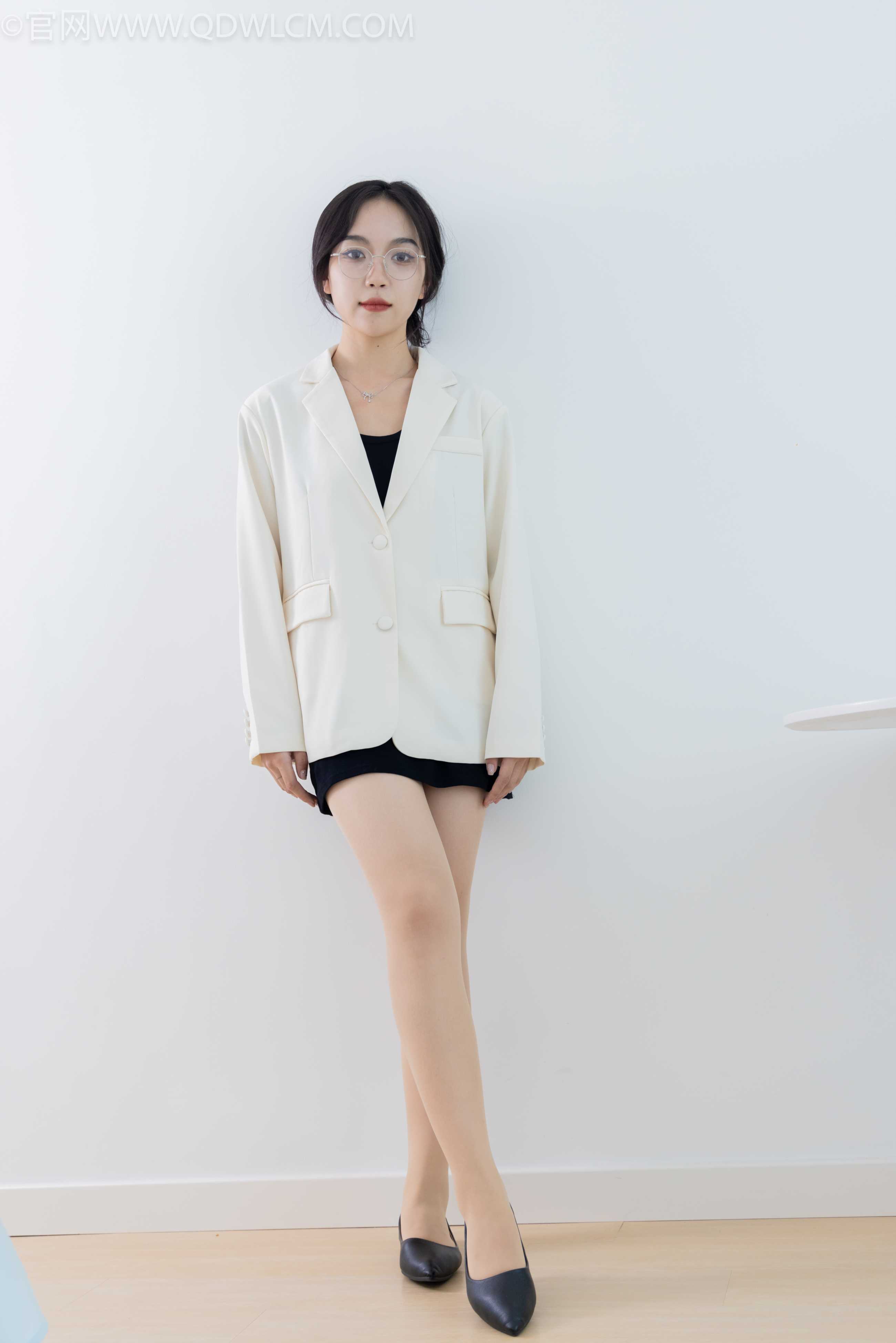 物恋传媒 NO.1937 纱纱-一笑了之（盲盒3） [160P-1V-4.22G]