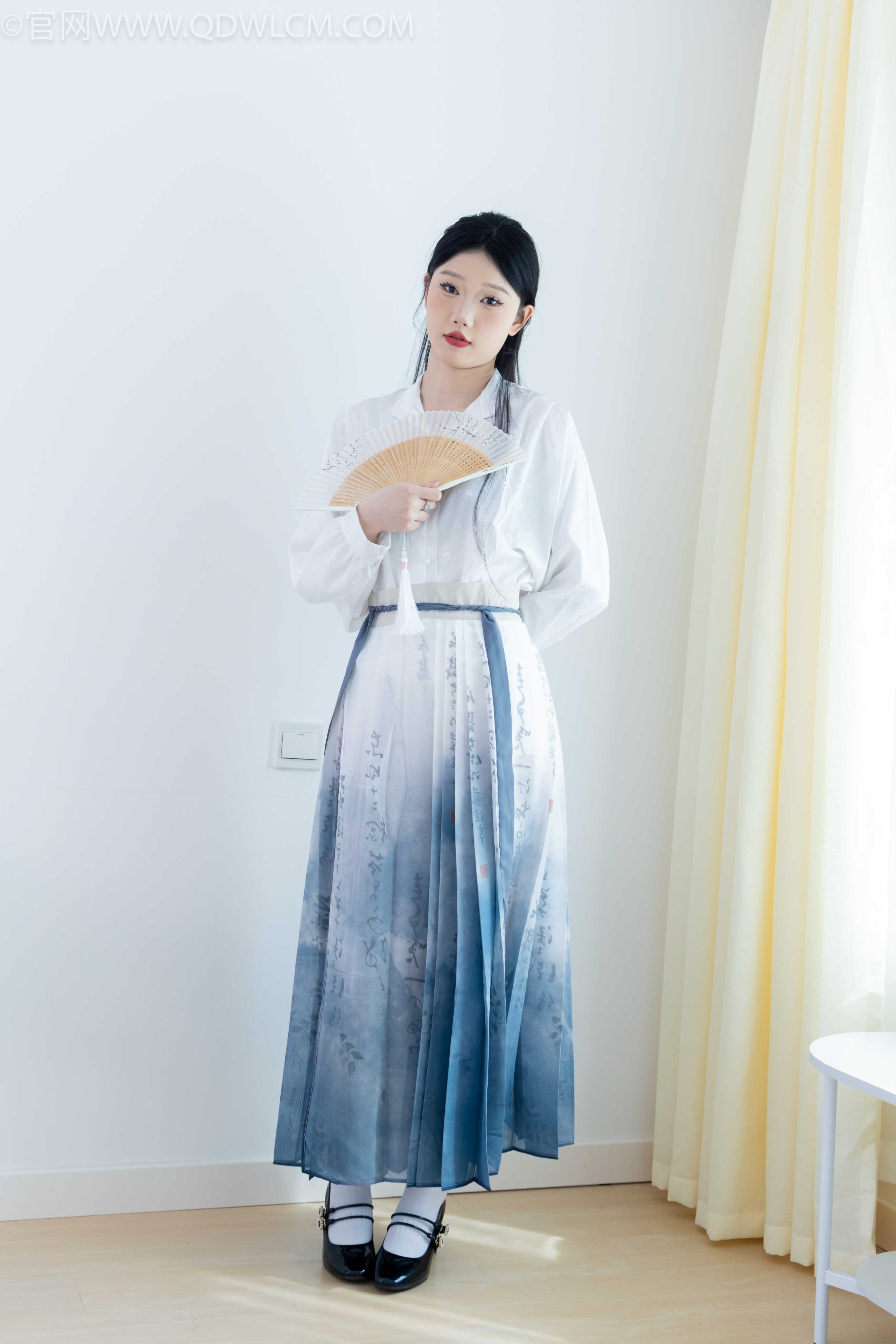 物恋传媒 NO.1938 小竹-清明雨上 [158P-1V-4.51G]