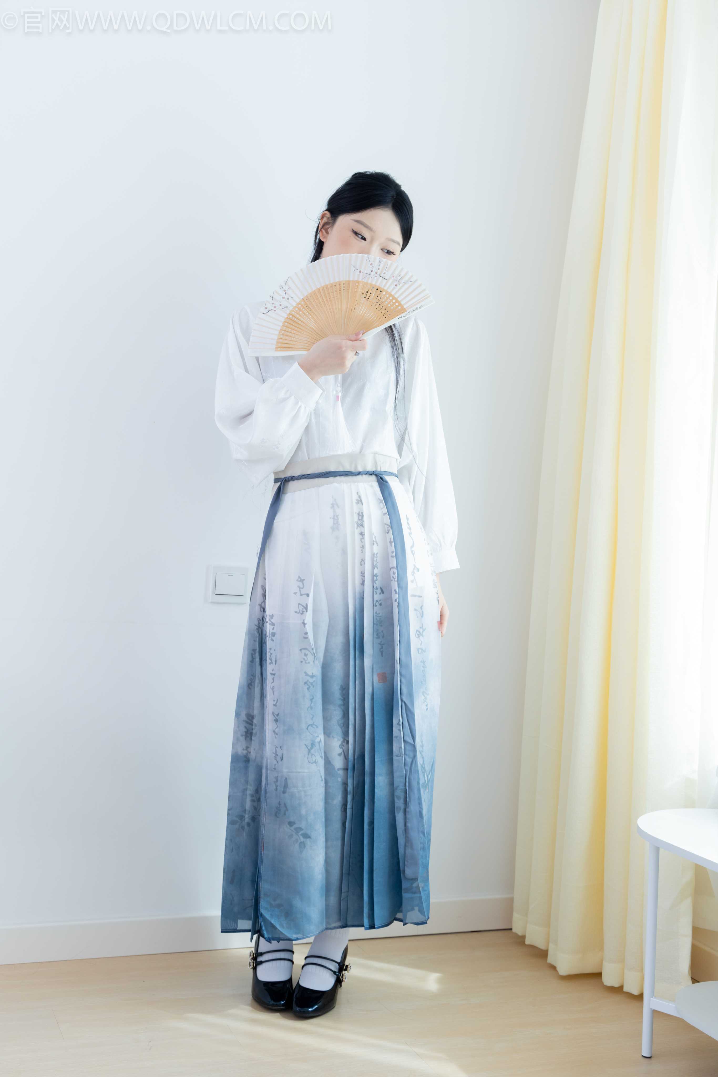 物恋传媒 NO.1938 小竹-清明雨上 [158P-1V-4.51G]