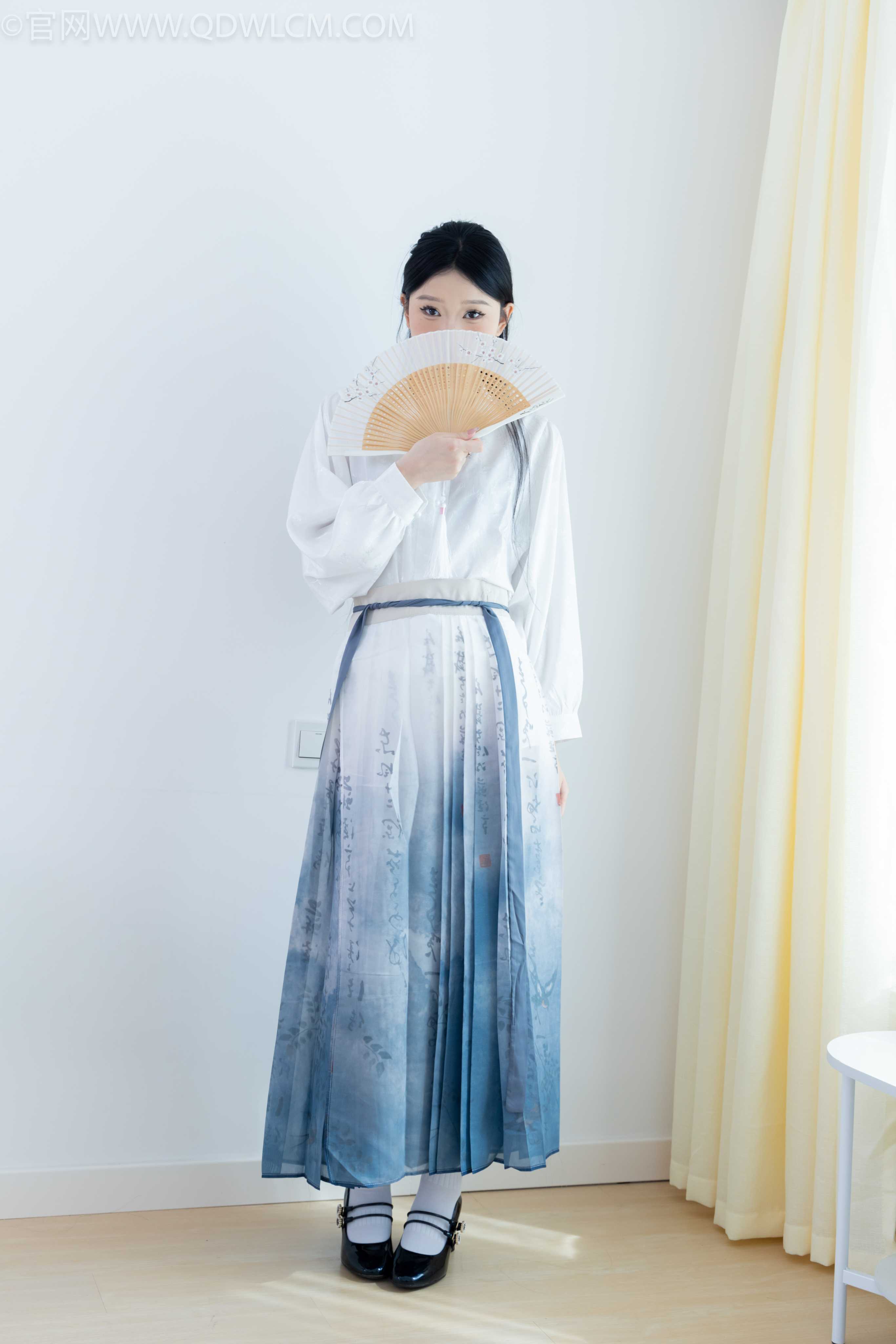 物恋传媒 NO.1938 小竹-清明雨上 [158P-1V-4.51G]