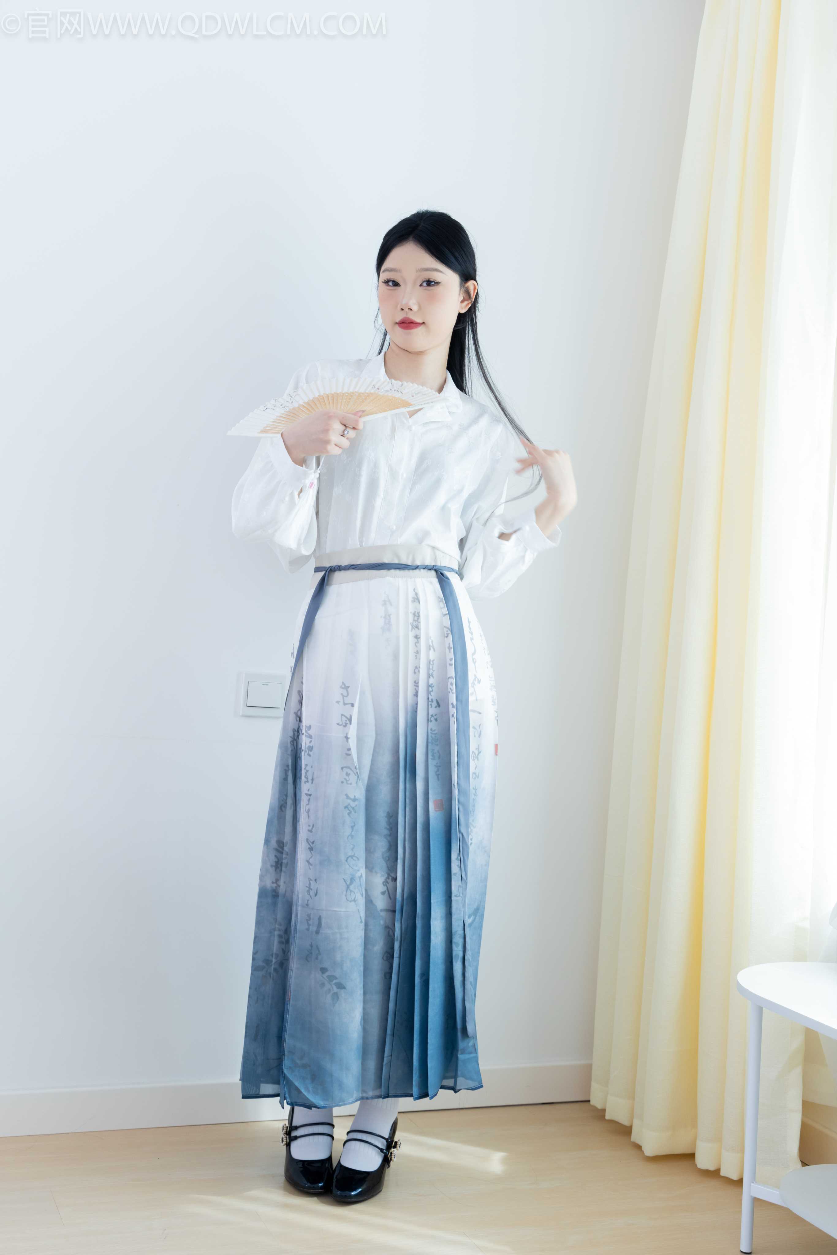 物恋传媒 NO.1938 小竹-清明雨上 [158P-1V-4.51G]