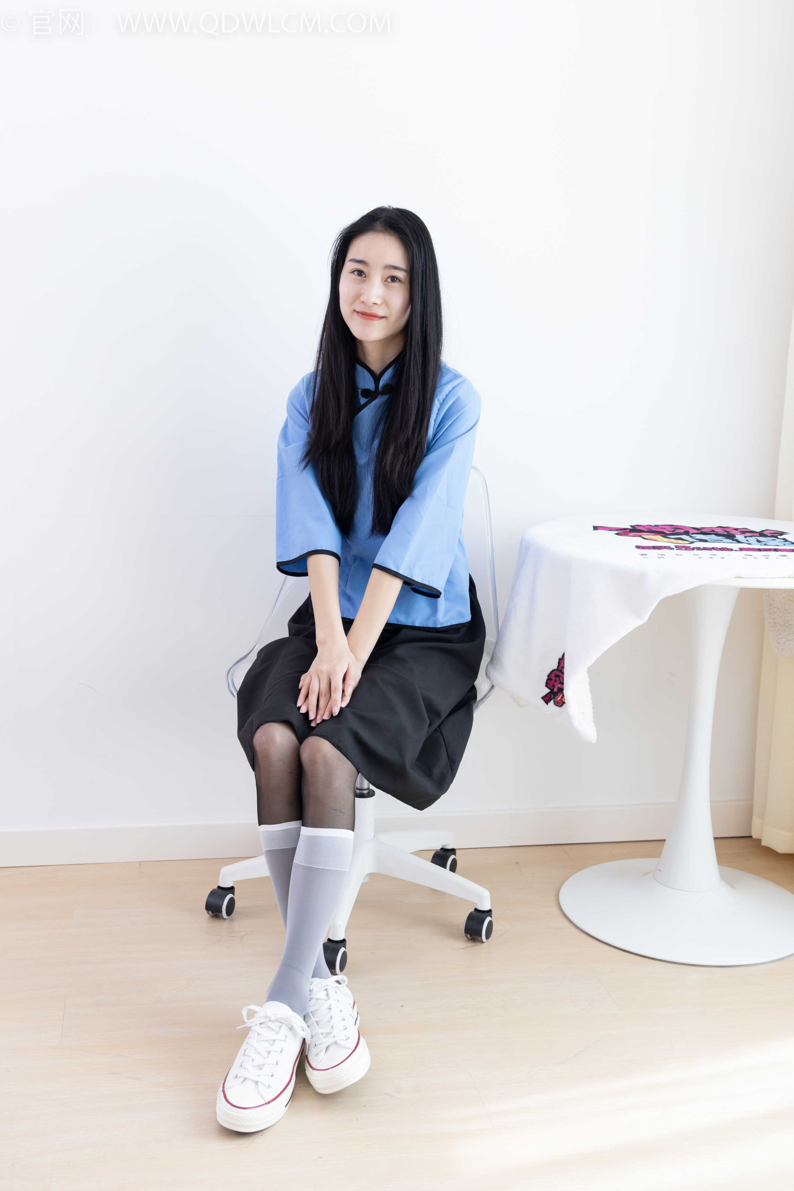 物恋传媒 NO.1953 果汁-虫儿飞 [170P-1V-4.15G]