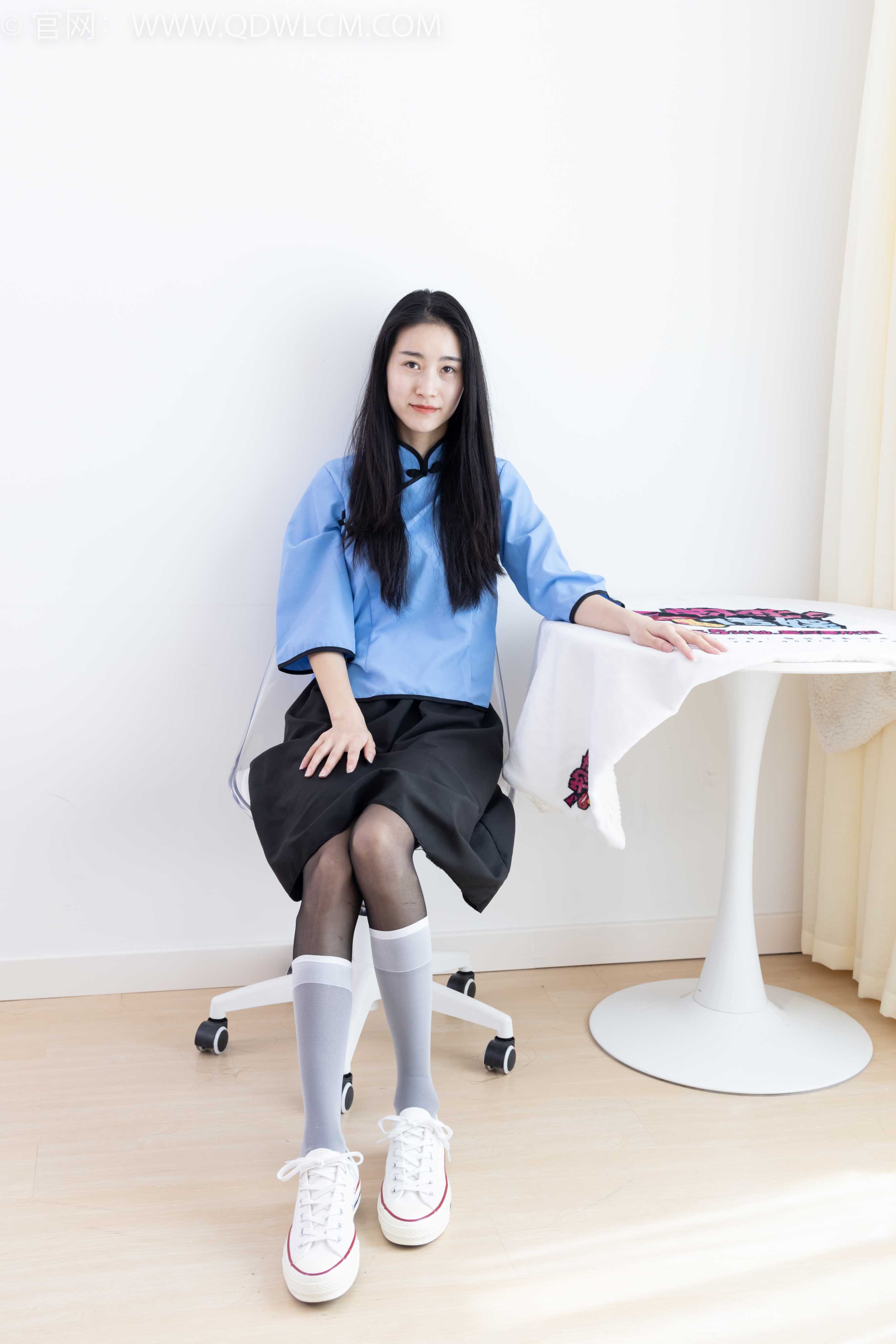 物恋传媒 NO.1953 果汁-虫儿飞 [170P-1V-4.15G]