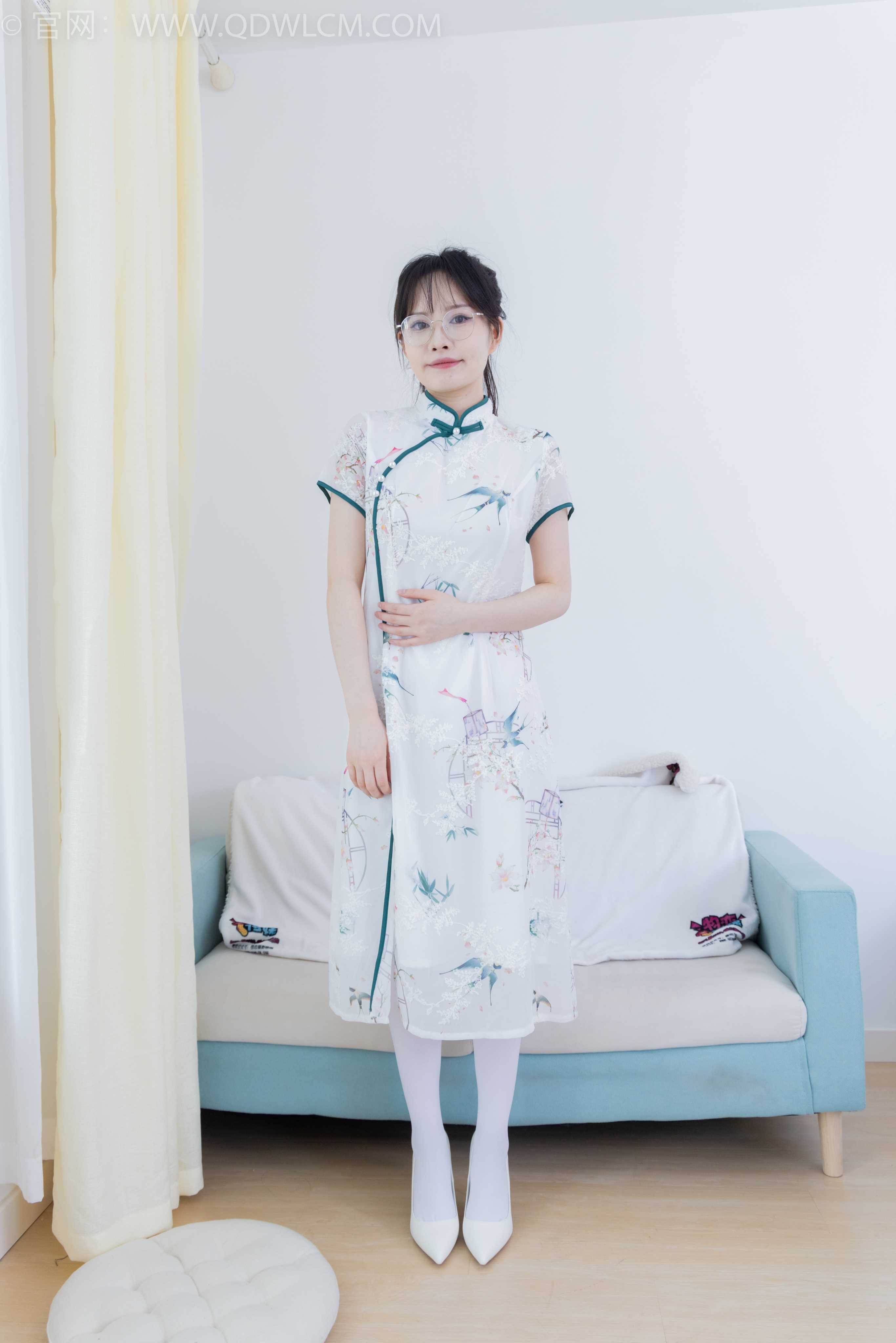 物恋传媒 NO.1960 小酒-断桥残雪 [150P-1V-3.86G]