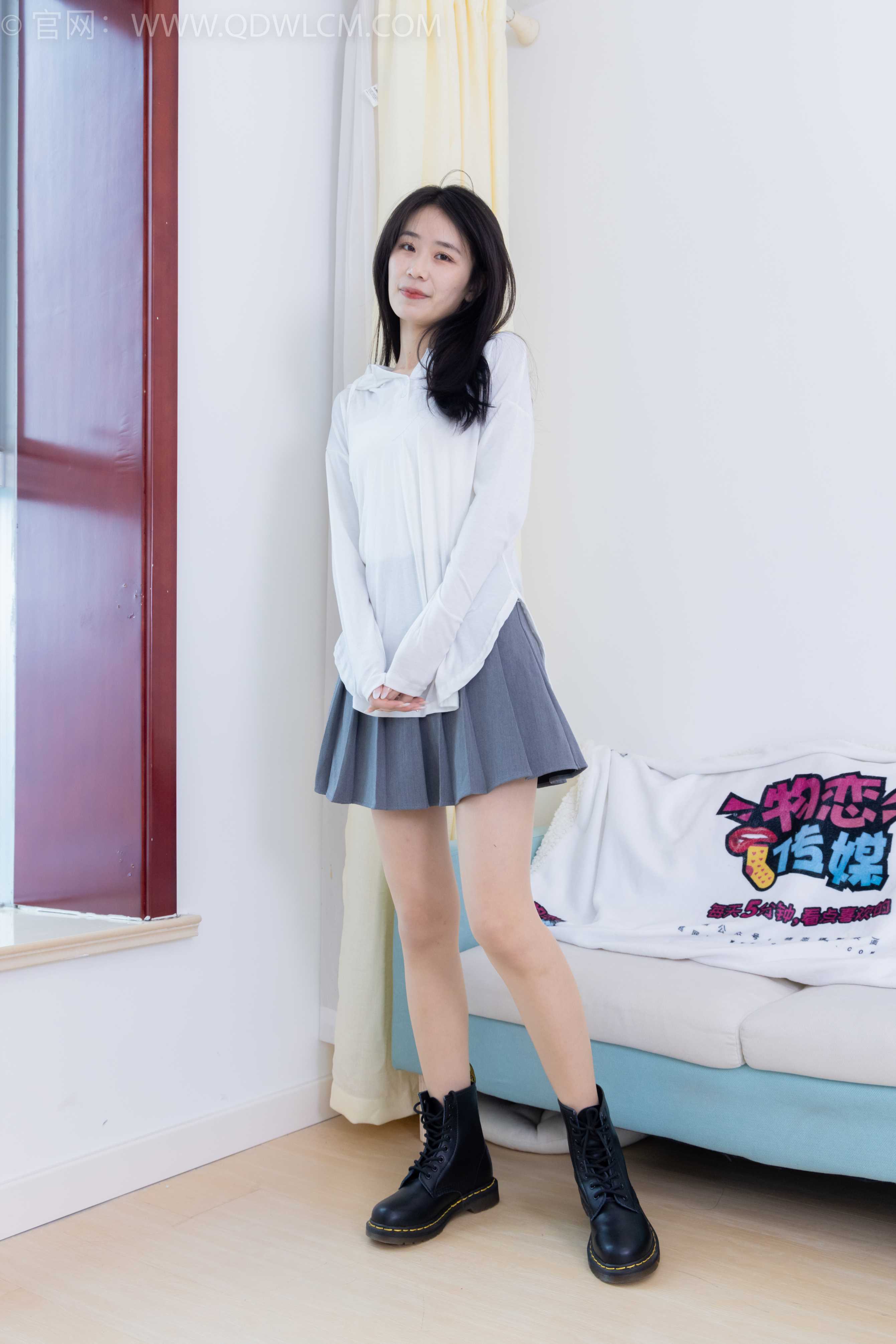 物恋传媒 NO.1965 菜菜-温柔侧脸 [161P-1V-4.51G]