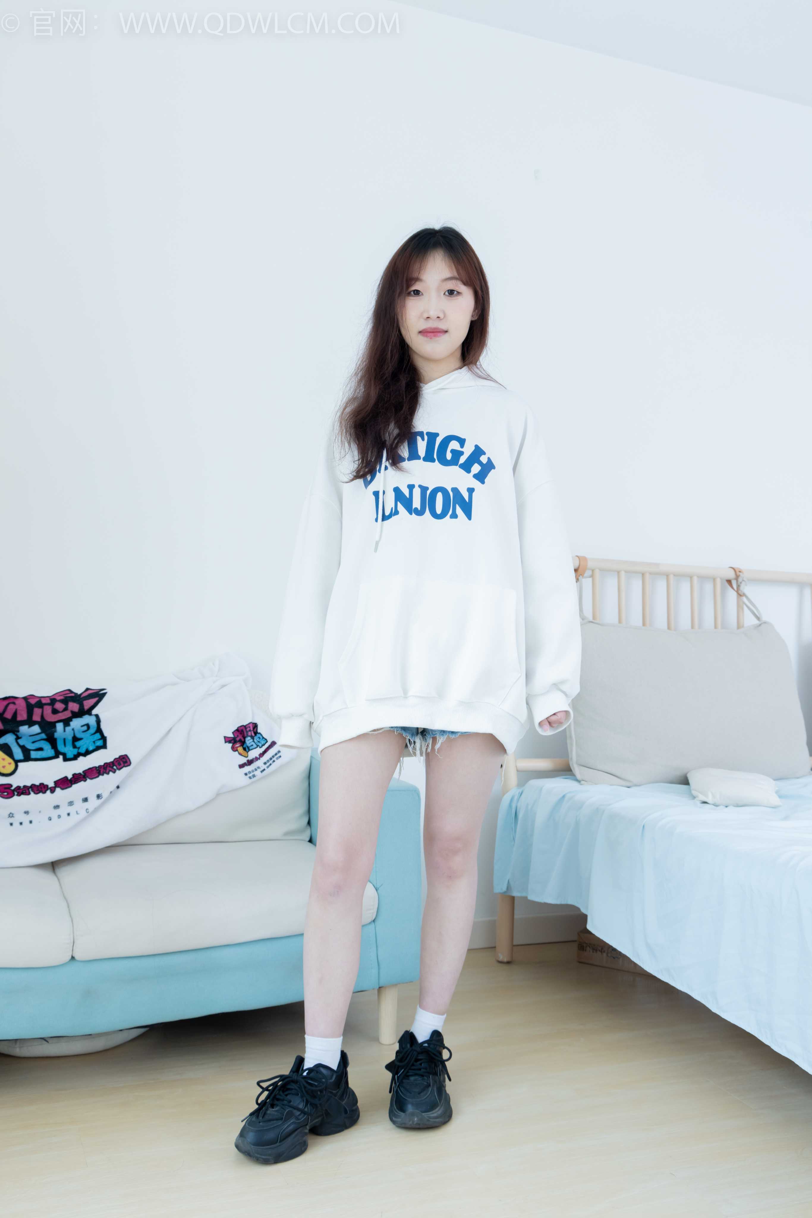 物恋传媒 NO.1970 绵绵-让梦冬眠 [150P-1V-3.61G]