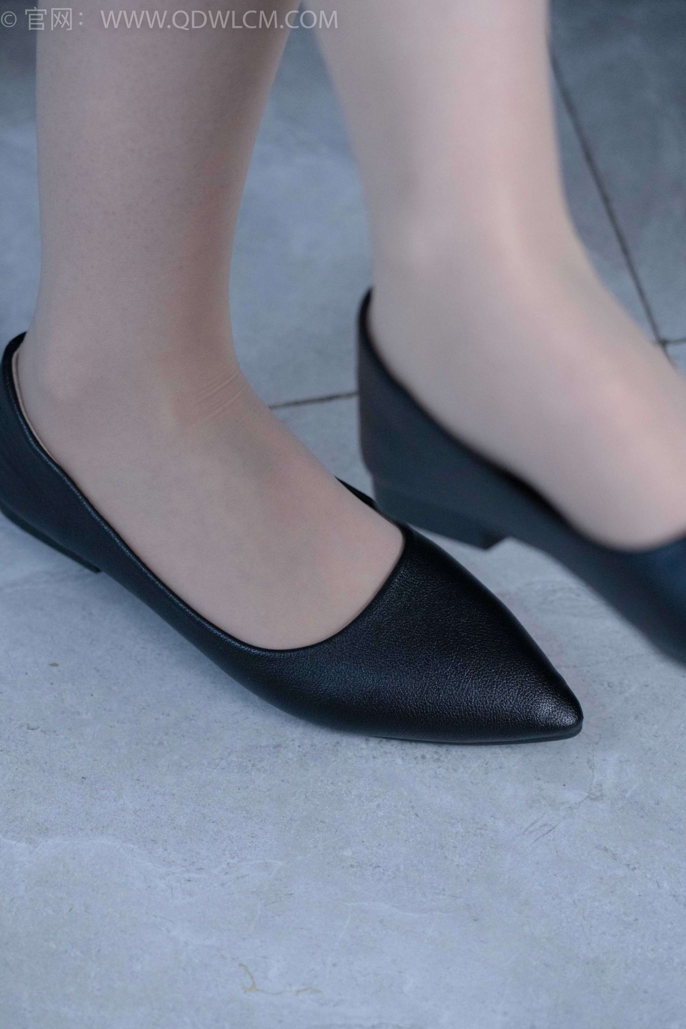 物恋传媒 NO.1988 川川-潇潇的冷雨 [150P-1V-6.37G] 插图3