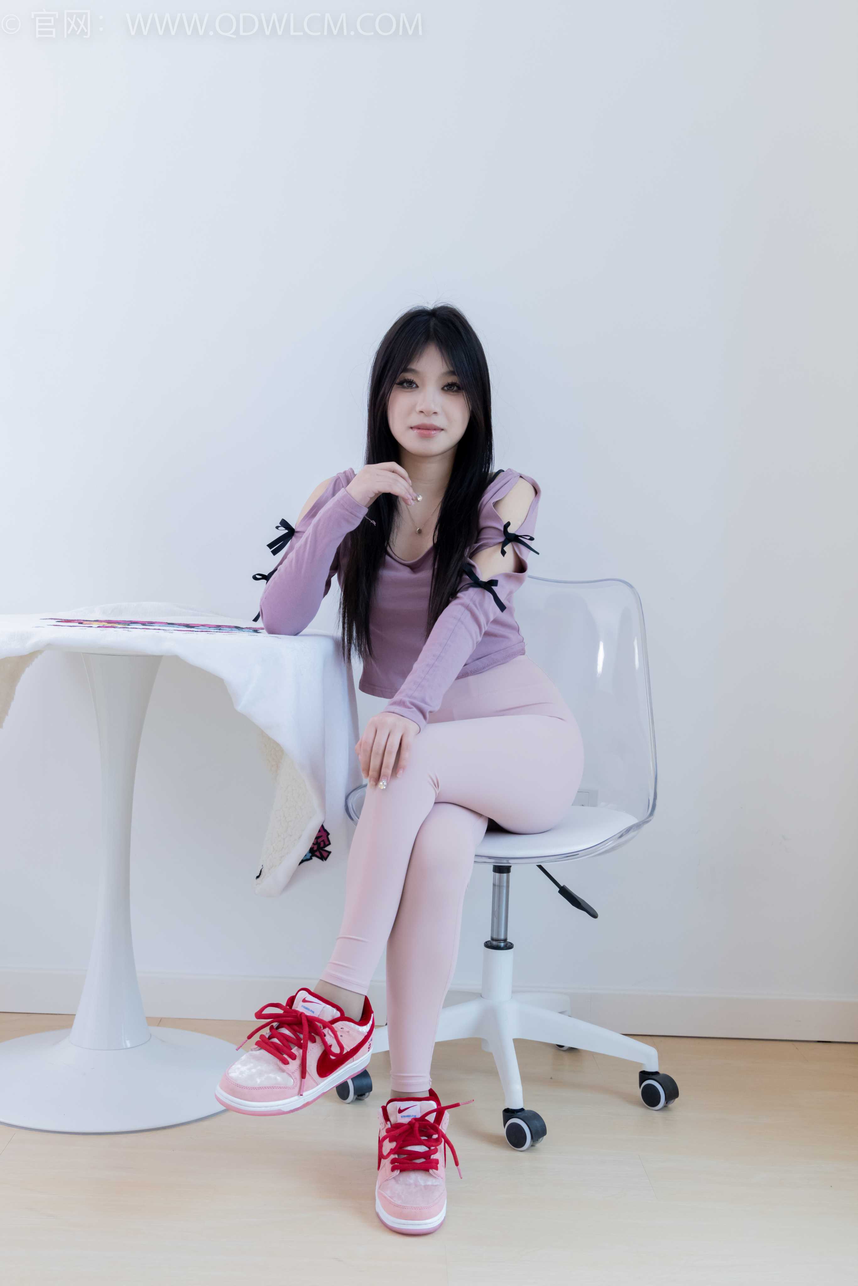 物恋传媒 NO.1993 闪闪-水的形状 [160P-1V-3.96G]