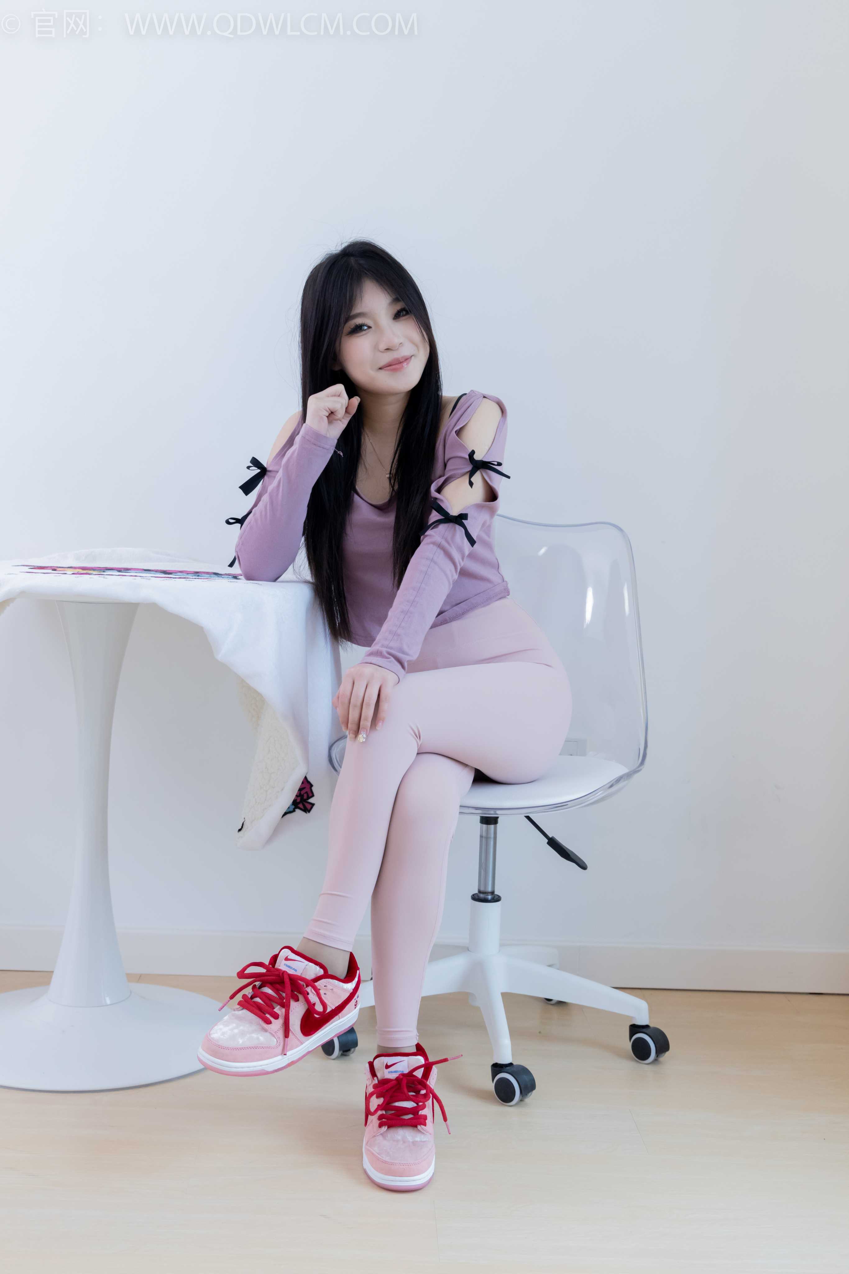 物恋传媒 NO.1993 闪闪-水的形状 [160P-1V-3.96G]