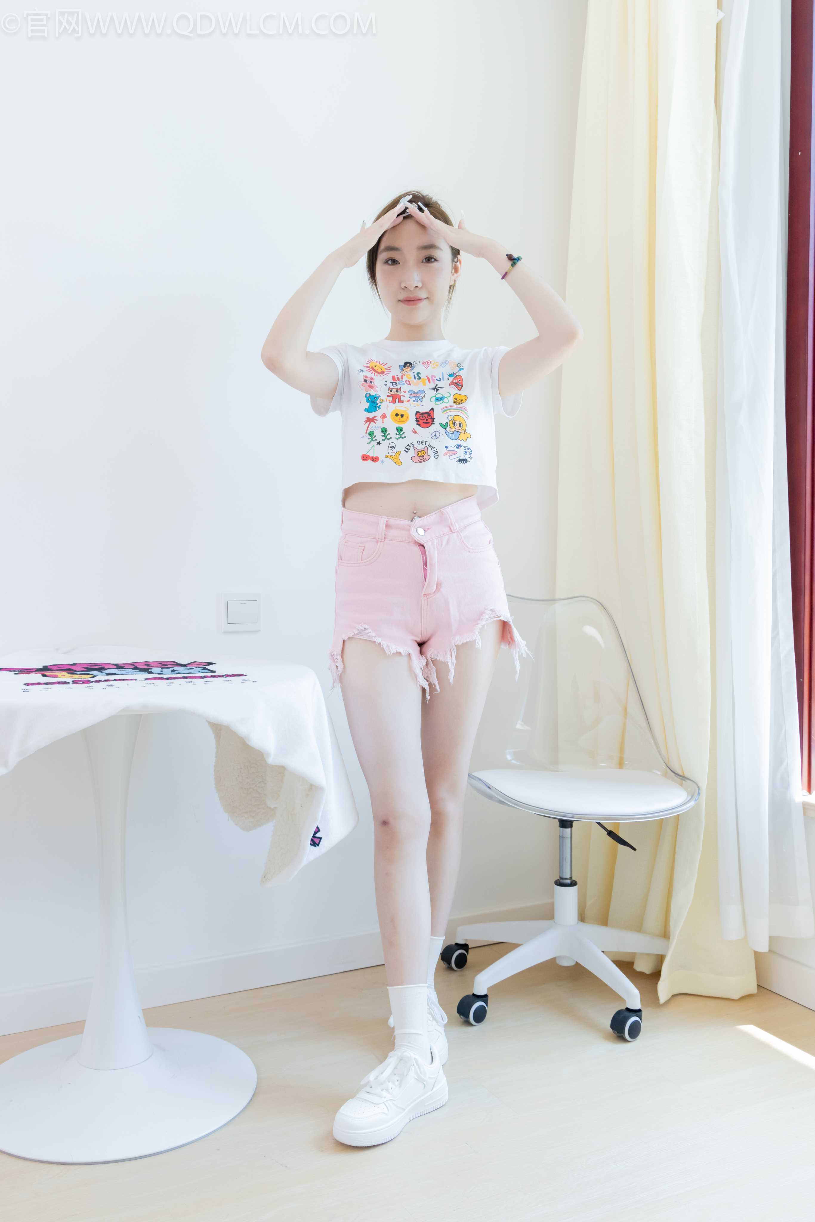 物恋传媒 NO.1999 恬恬-向云端 [156P-1V-4.4G]