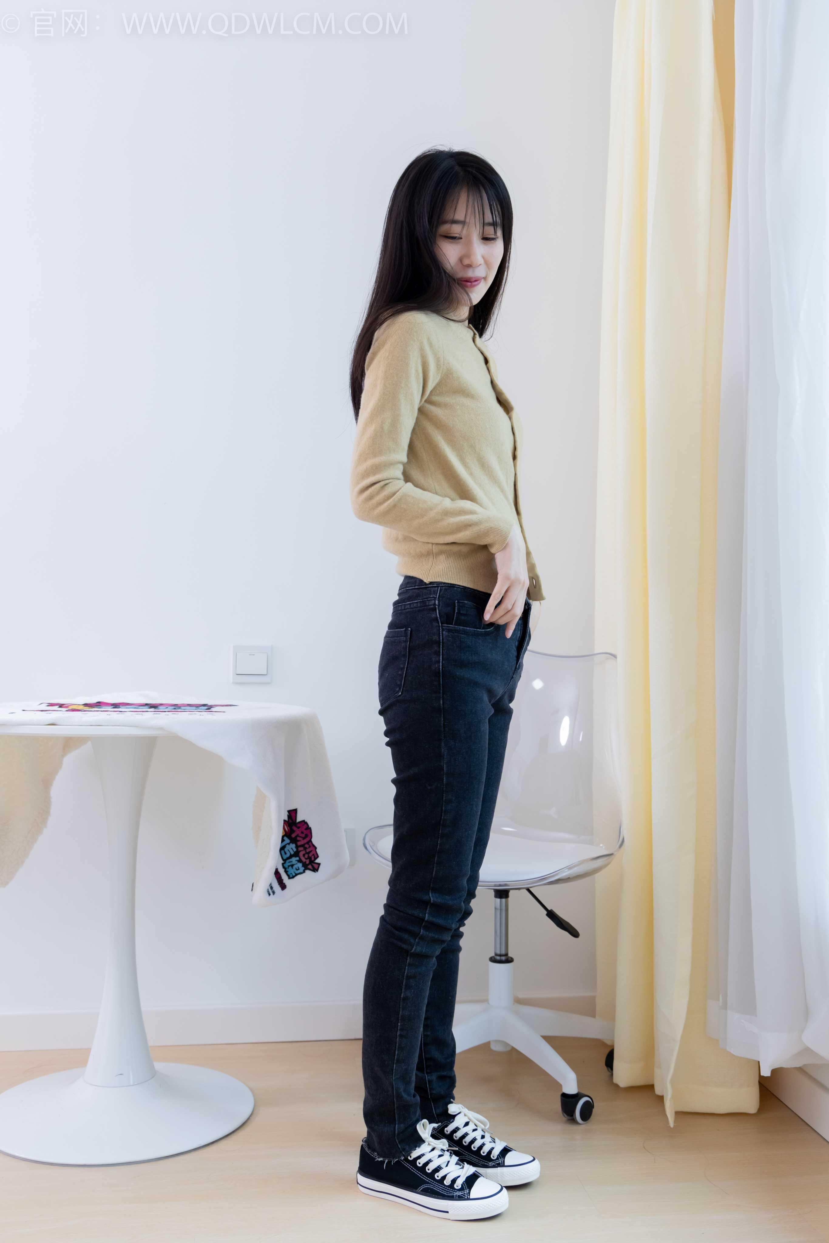 物恋传媒 NO.2033 菜菜-熟悉的面孔 [160P-1V-4.9G]