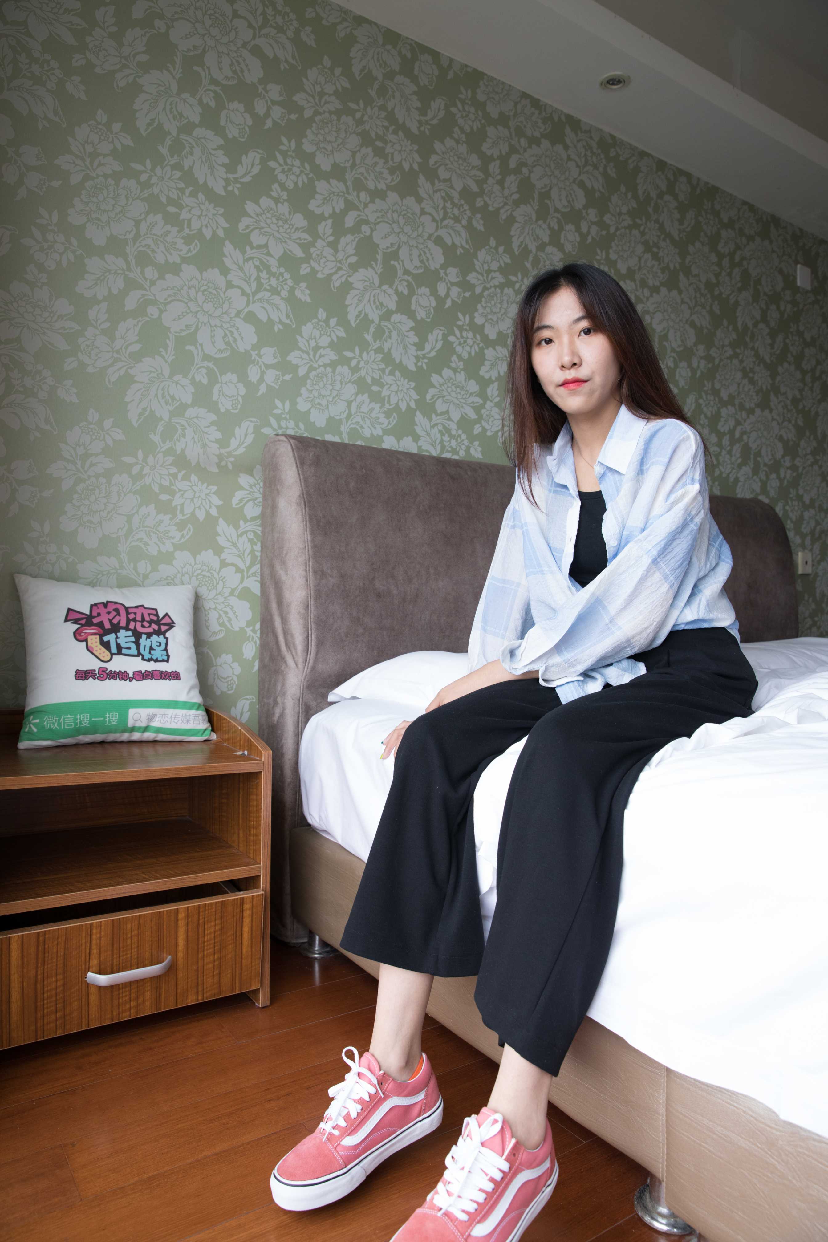 物恋传媒 No.207 elise-粉红色的小俏皮  [214P+1V6.2G]