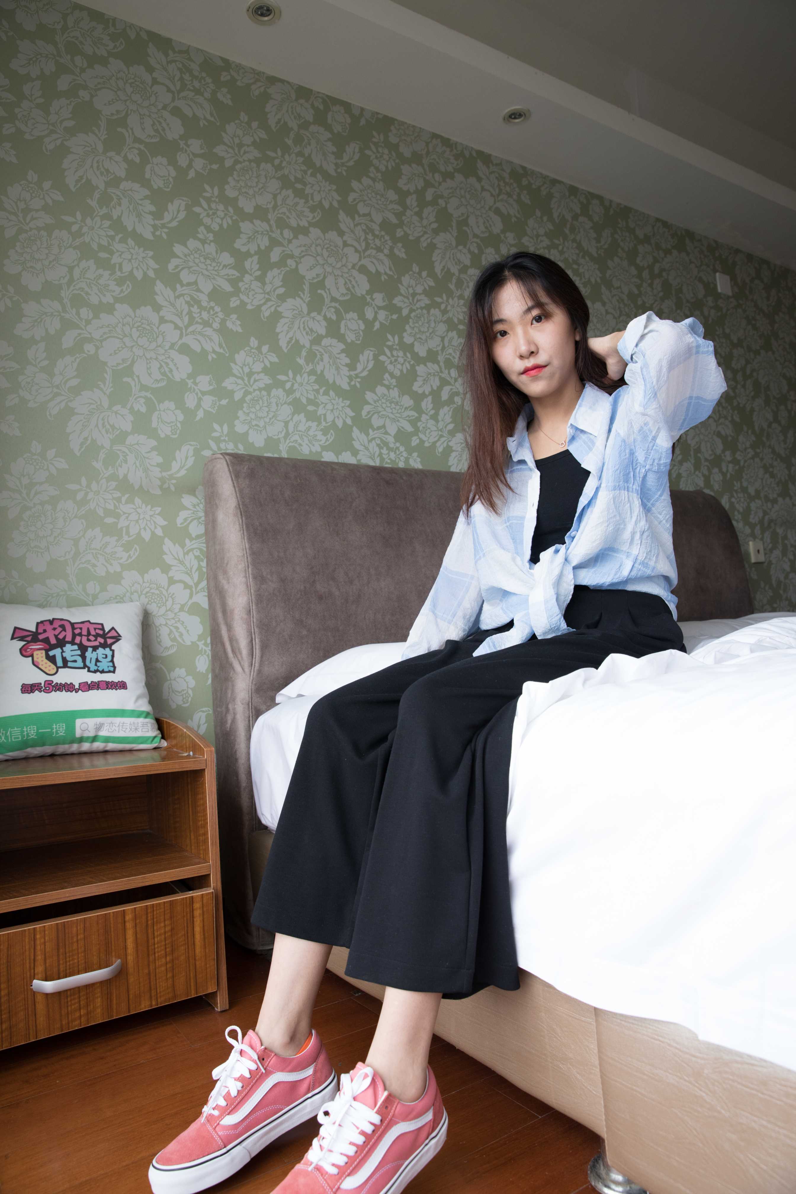 物恋传媒 No.207 elise-粉红色的小俏皮  [214P+1V6.2G]