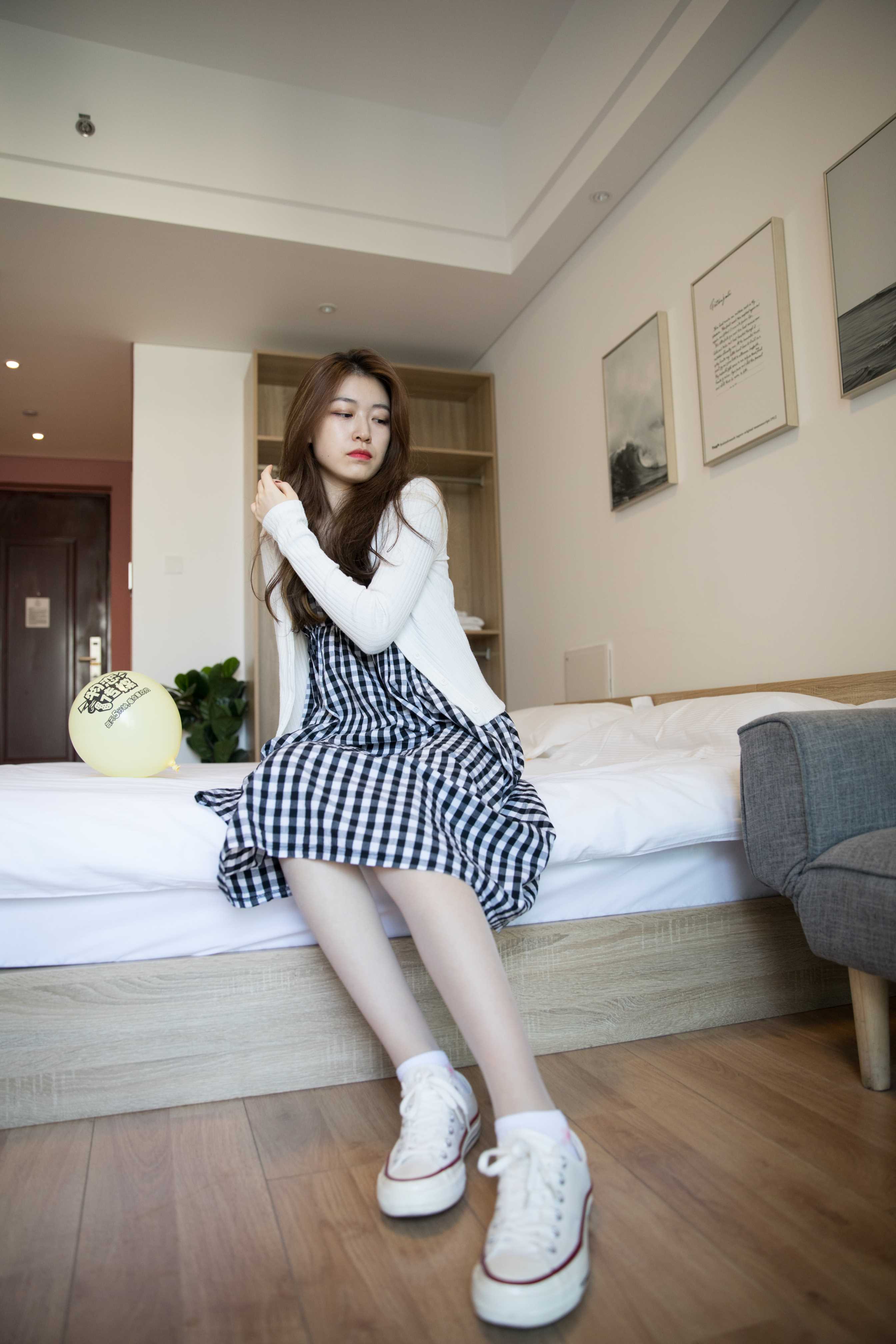 物恋传媒 No.220 佳琪-小清新里的感姓  [189P+1V5.45G]