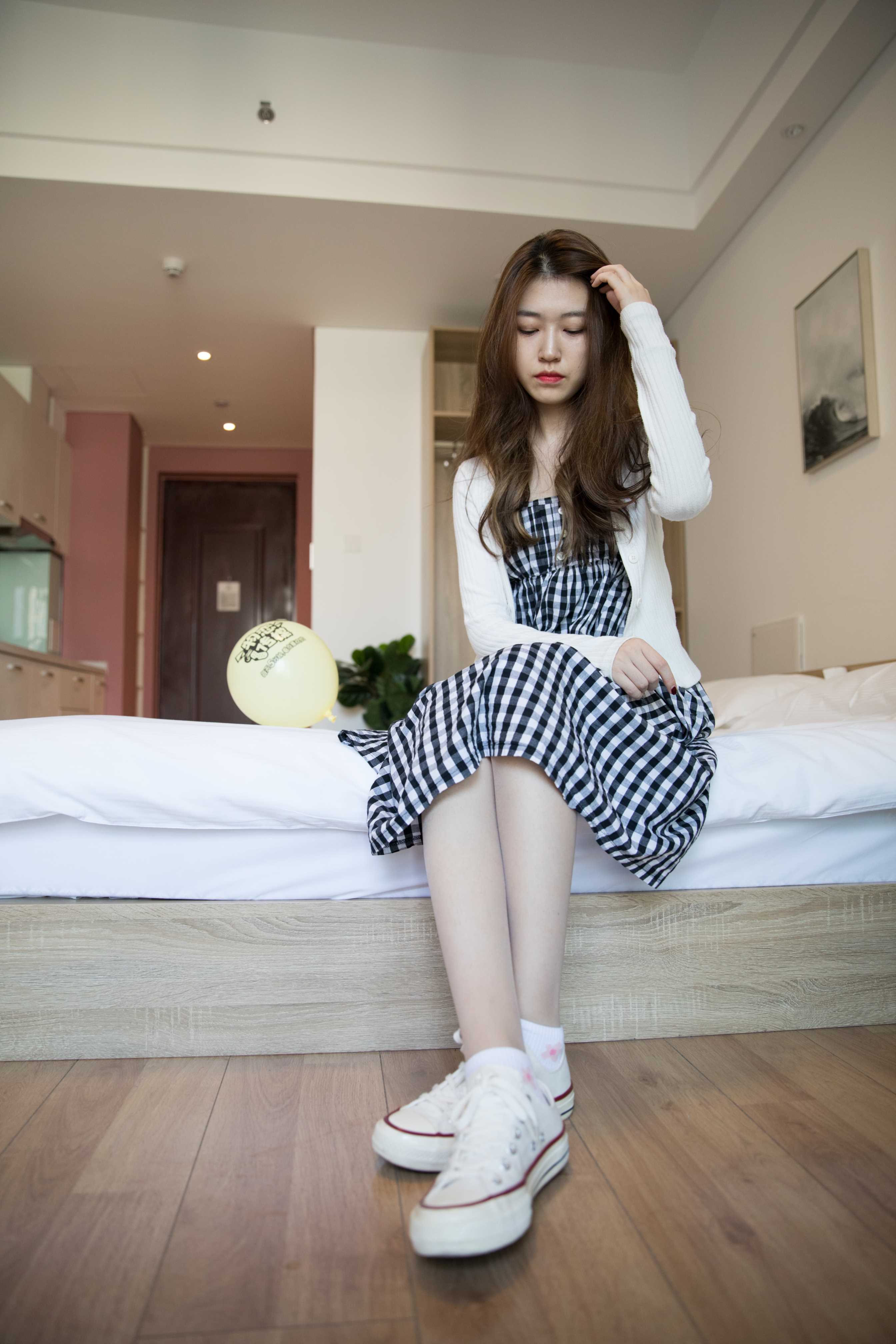 物恋传媒 No.220 佳琪-小清新里的感姓  [189P+1V5.45G]