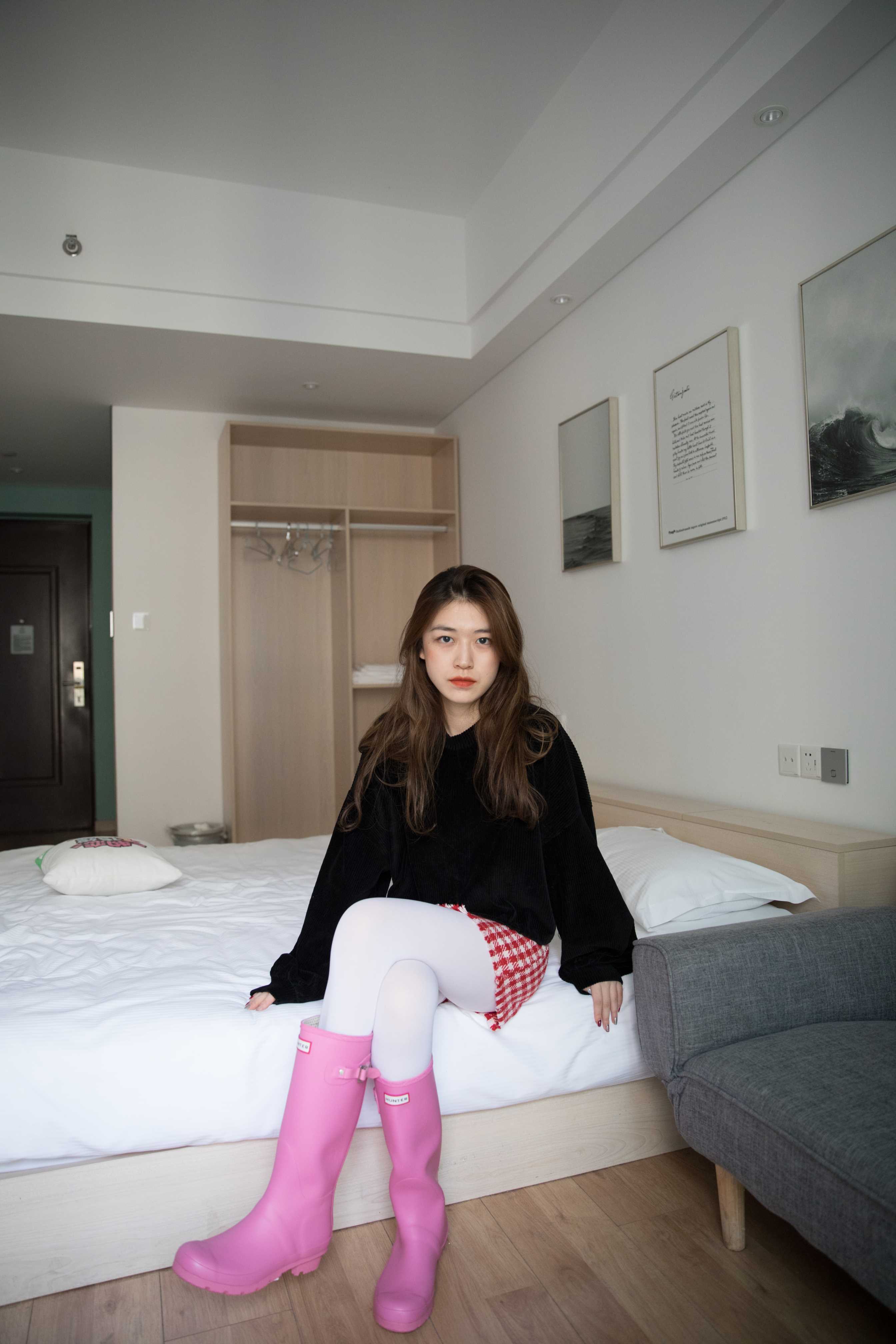 物恋传媒 No.233 佳琪-右手的年华  [186P+1V5.82G]