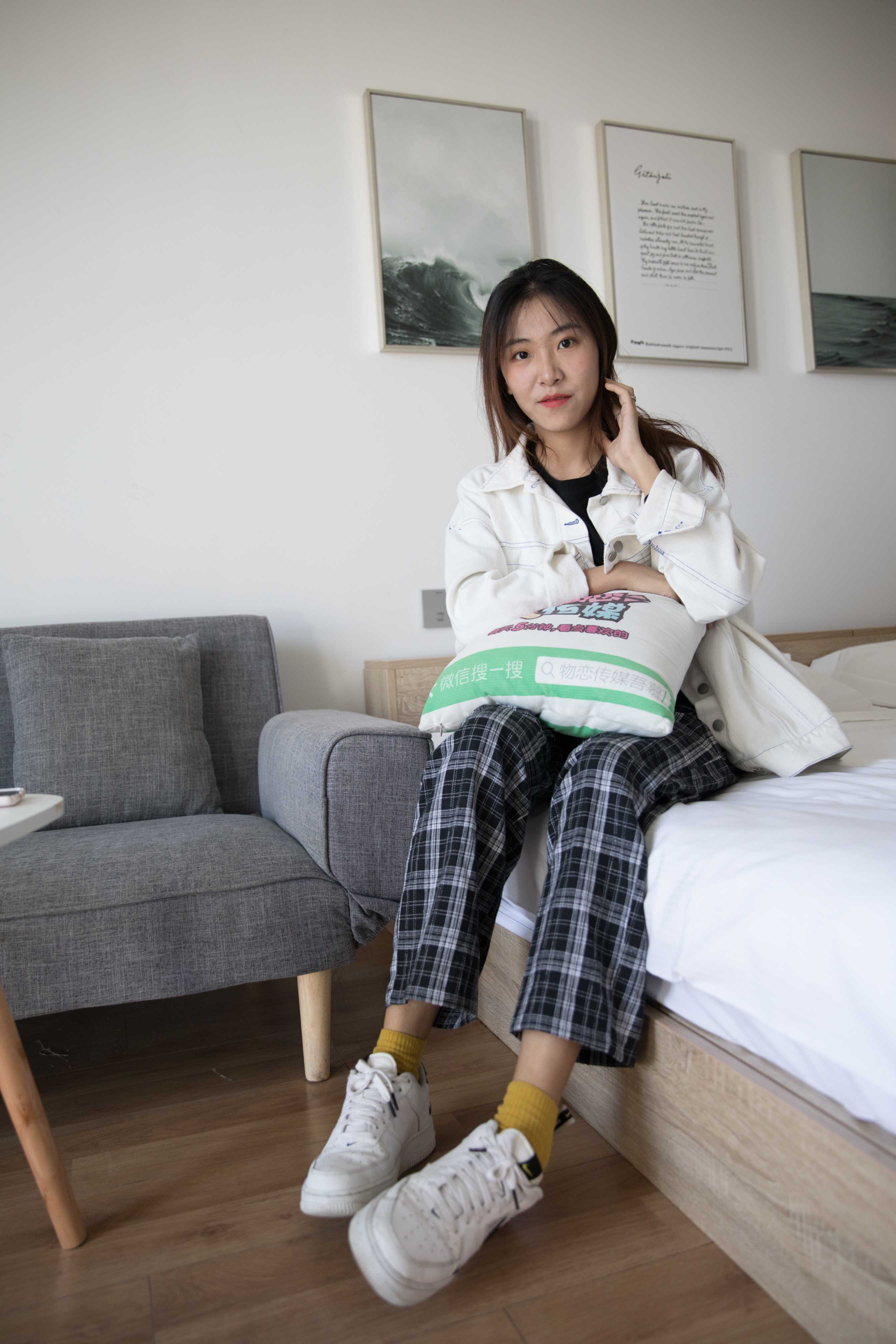 物恋传媒 No.234 elise-暖阳与格子  [180P+1V5.08G]