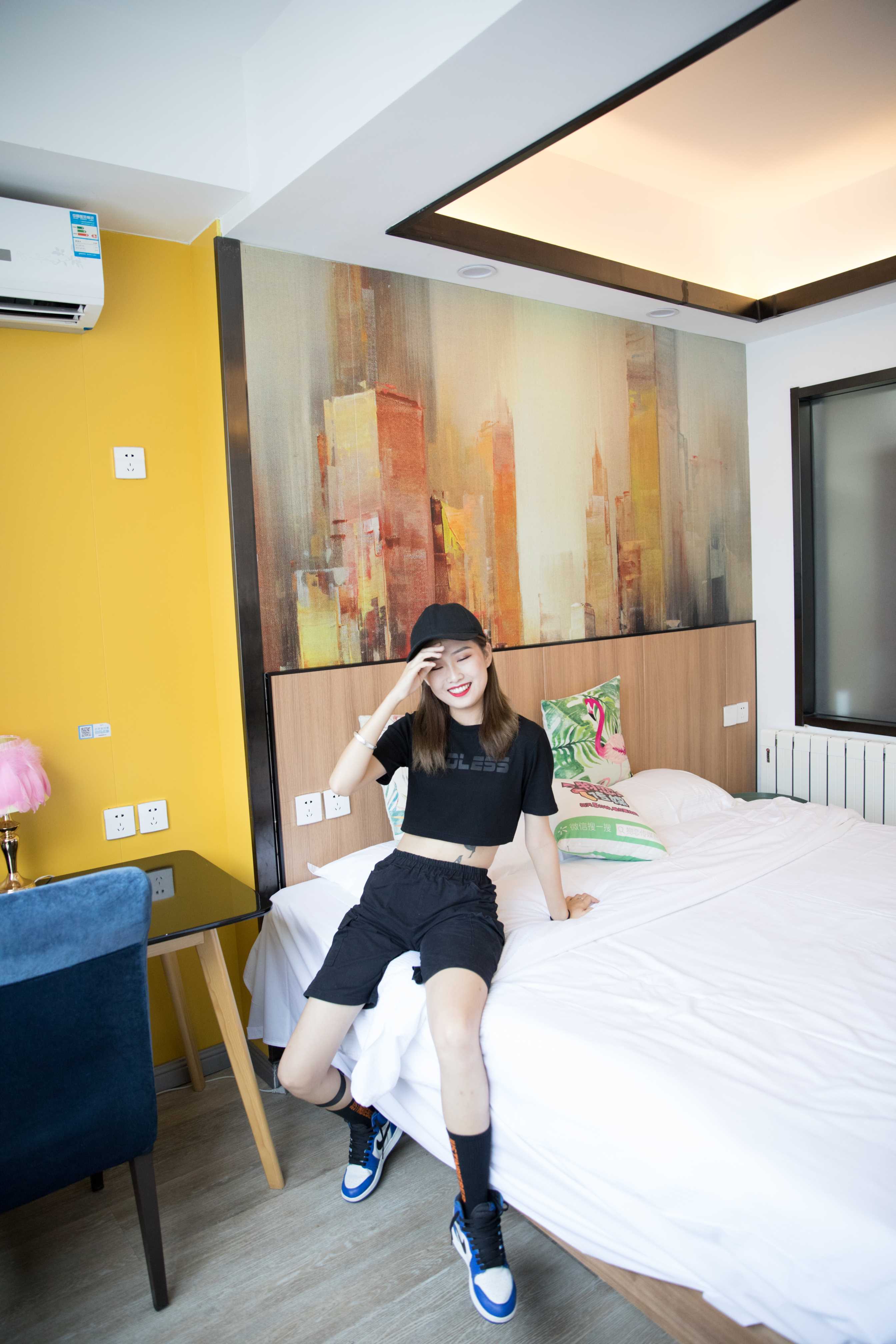 物恋传媒 No.245 雨点-超A运动风  [174P+1V4.03G]