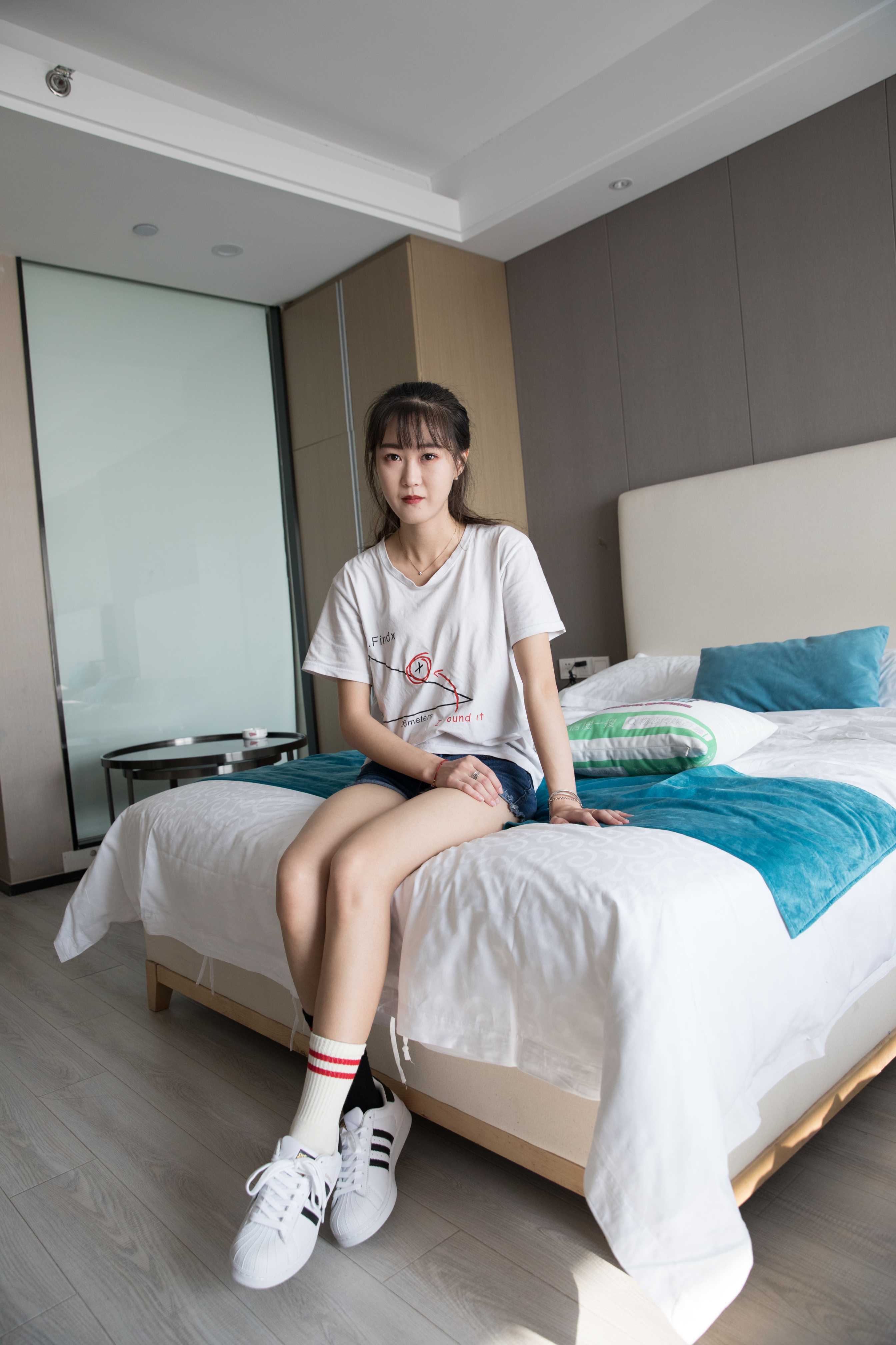 物恋传媒 No.249 冬冬-小小的坚强  [189P+2V4.69G]