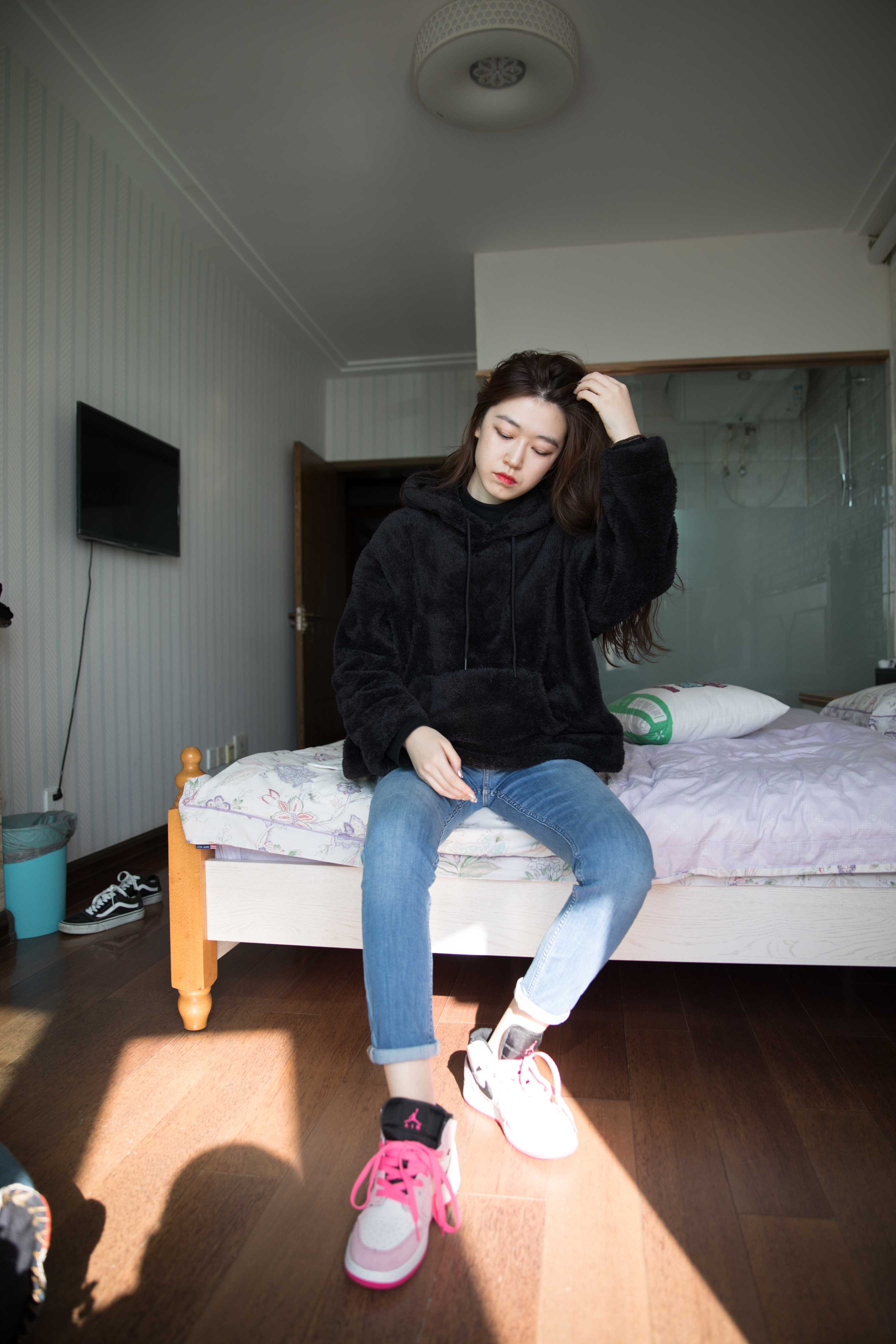 物恋传媒 No.254 佳琪-AJ运动风  [202P+1V4.9G]