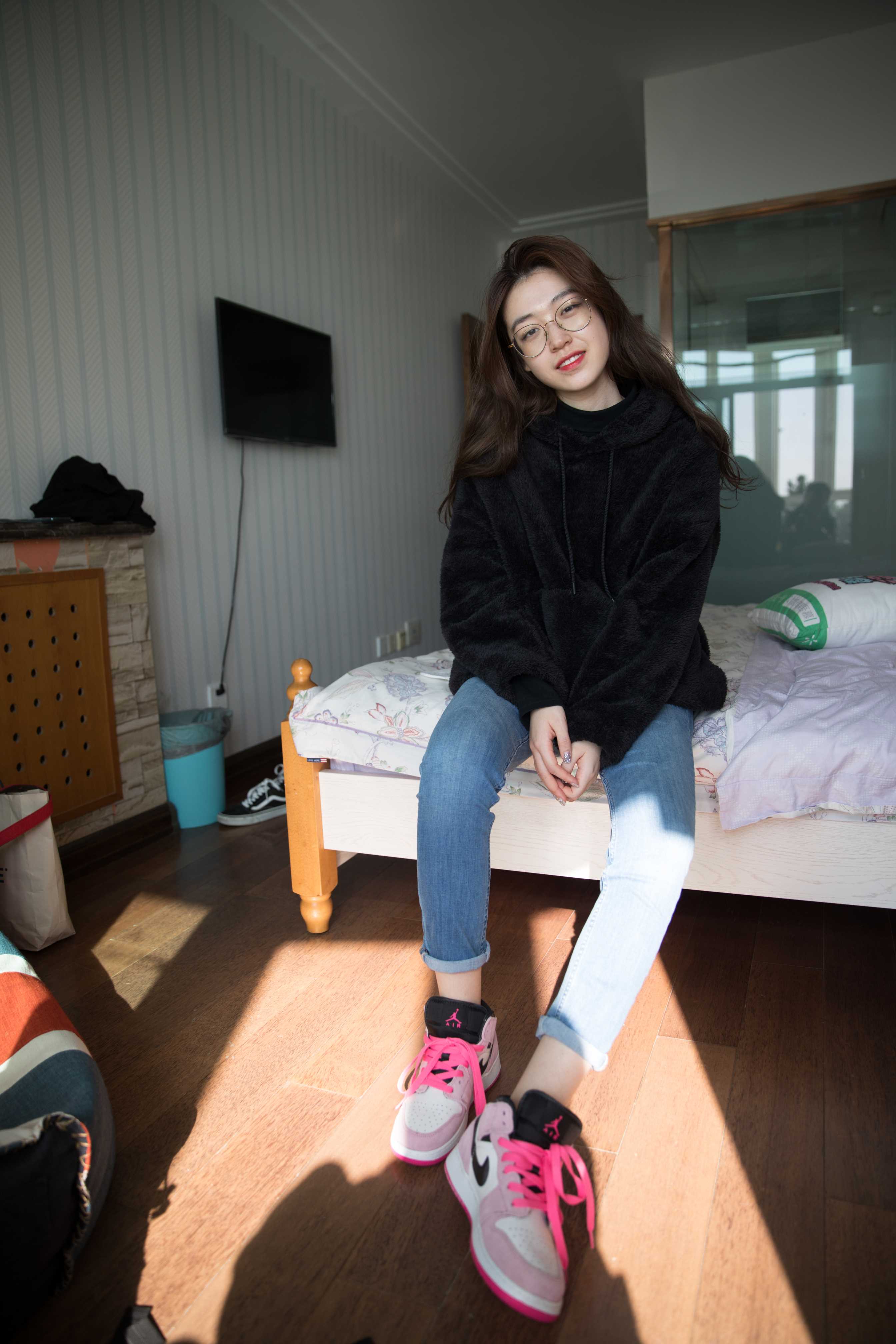 物恋传媒 No.254 佳琪-AJ运动风  [202P+1V4.9G]