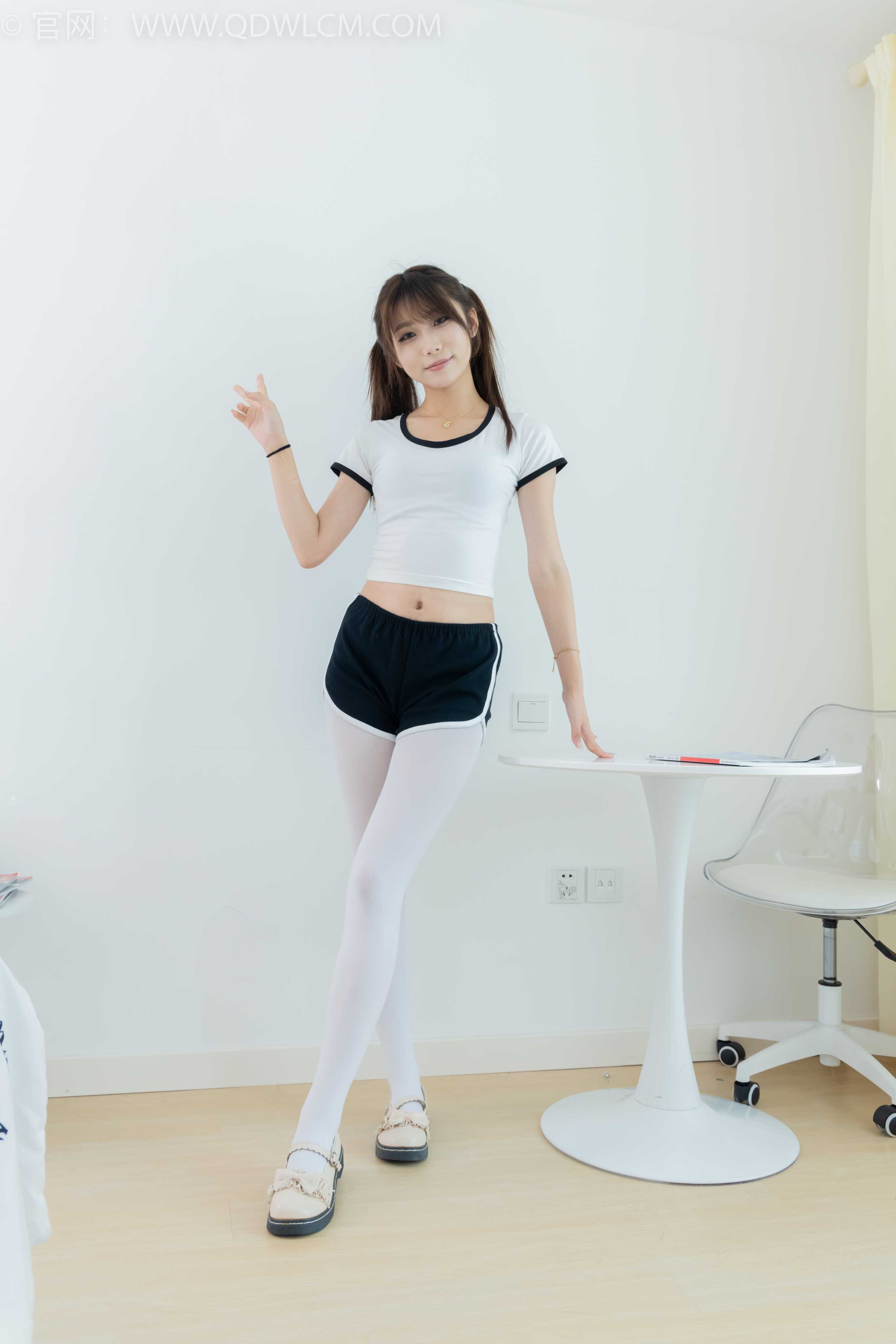 物恋传媒 NO.2120 泡泡-落叶纷飞时  [150P1V-3.36GB]