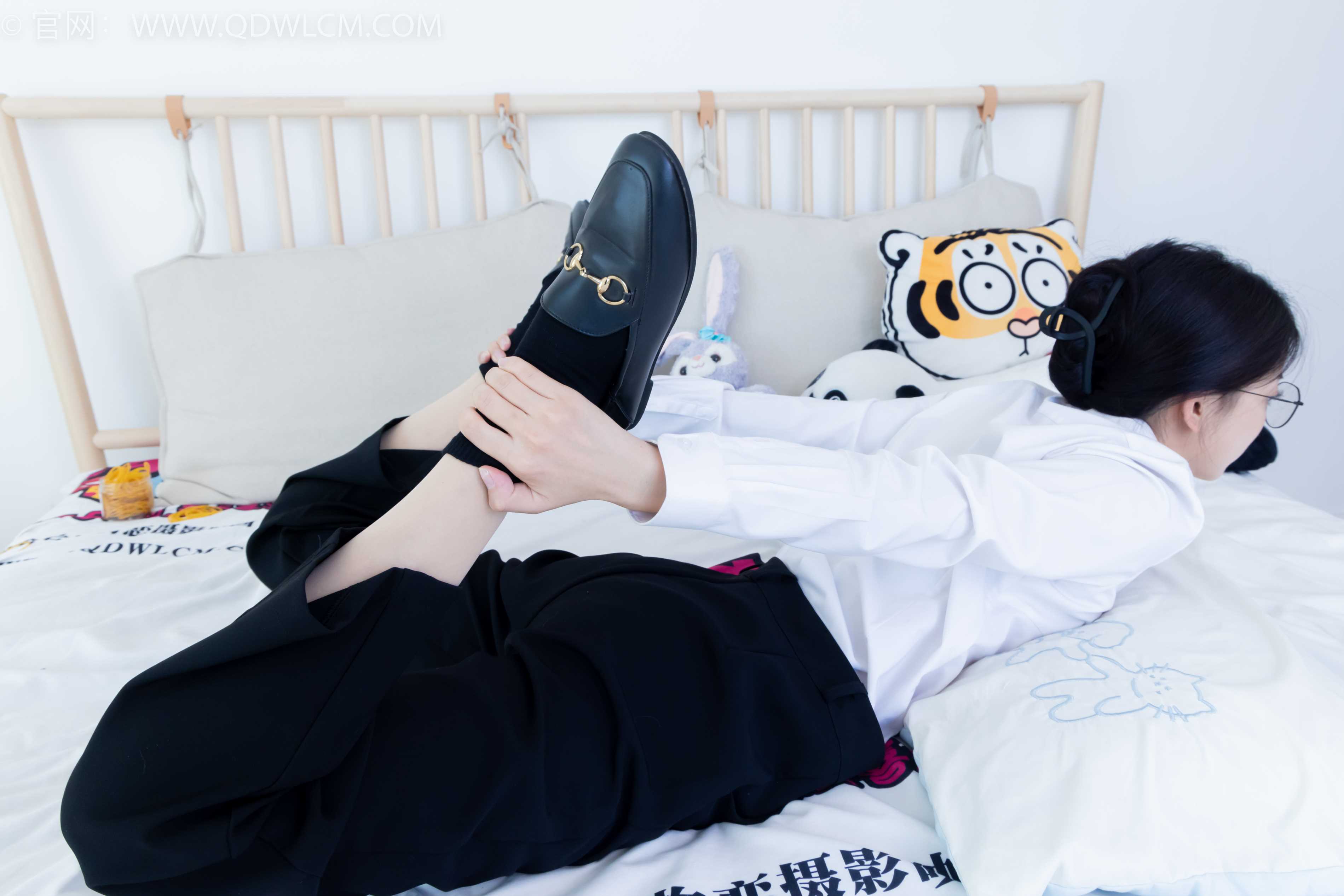 物恋传媒 NO.2126 茯苓-泛黄的相片  [159P1V-3.73GB]